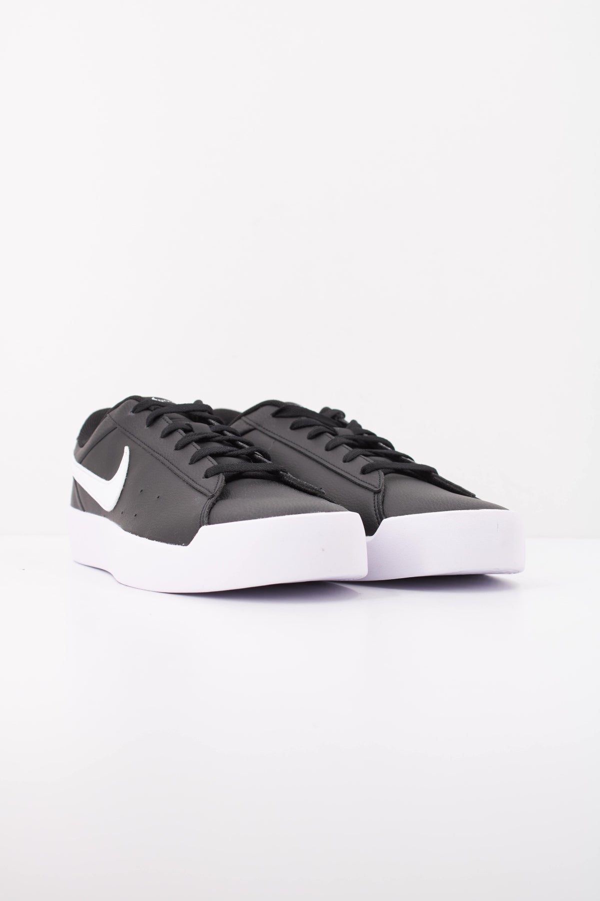 NIKE NIKE COURT HERITAGE SL en color NEGRO  (2)