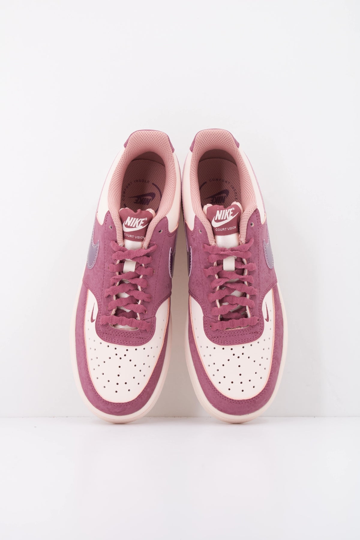 NIKE W NIKE COURT VISION LO LX en color BURDEOS  (3)