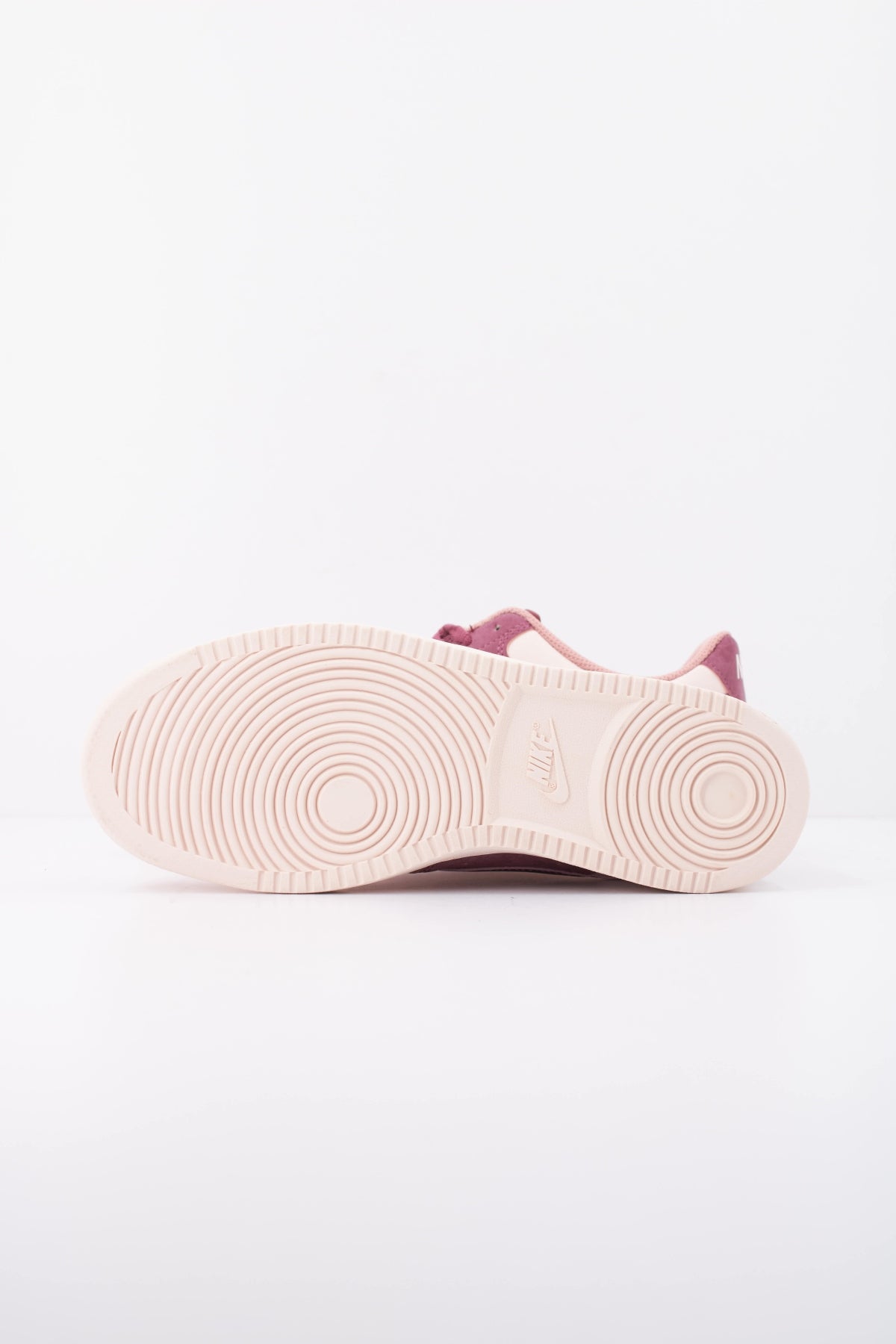 NIKE W NIKE COURT VISION LO LX en color BURDEOS  (5)