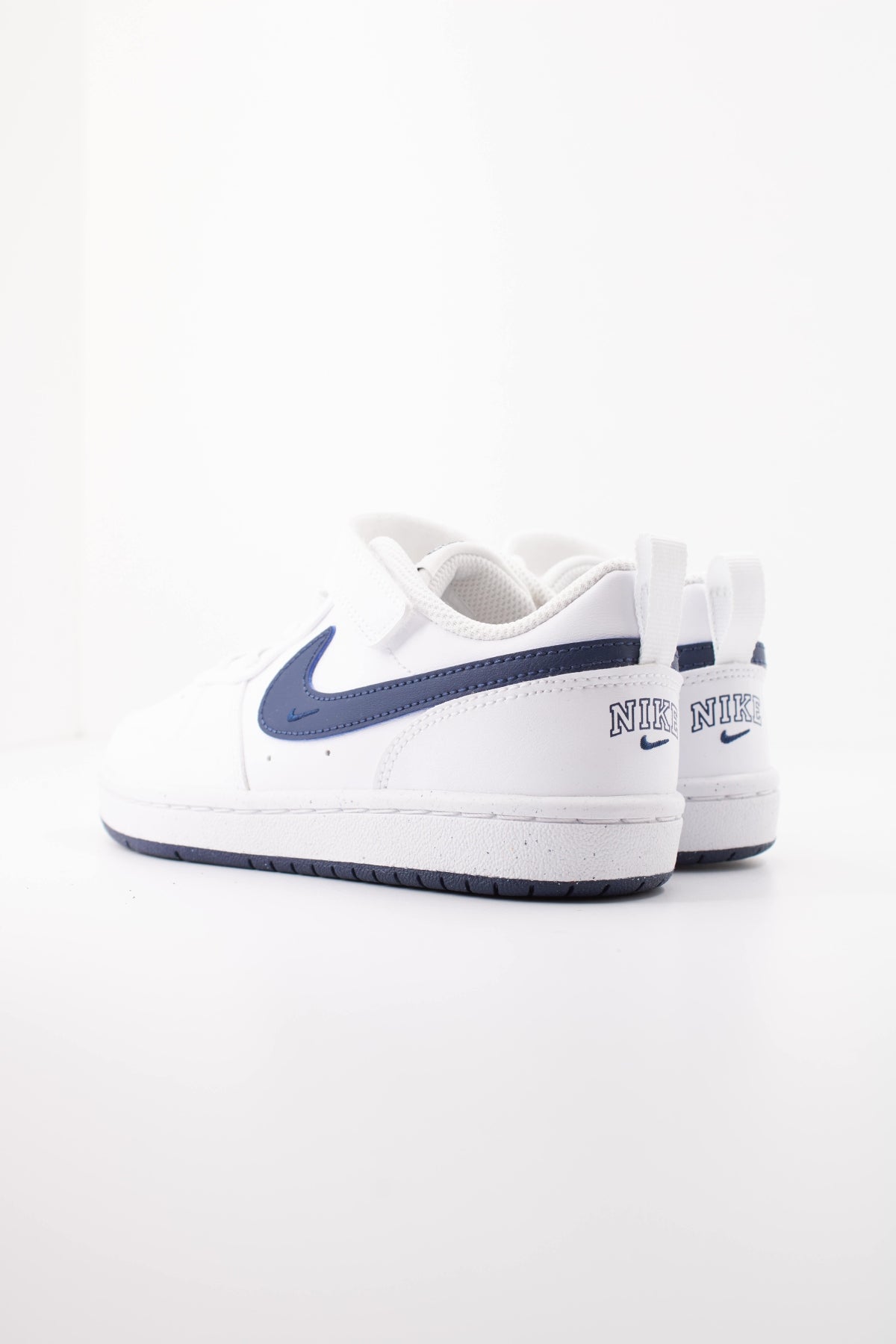NIKE COURT BOROUGH LOW BRND PS en color BLANCO  (4)