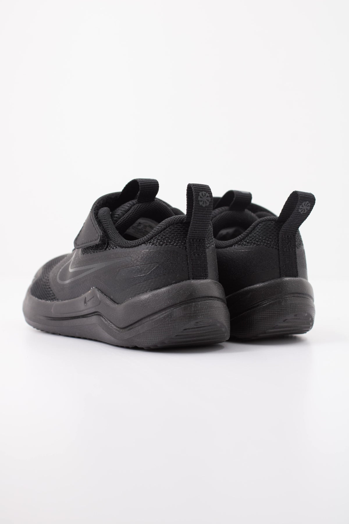 NIKE NIKE COSMIC RUNNER TD en color NEGRO  (4)