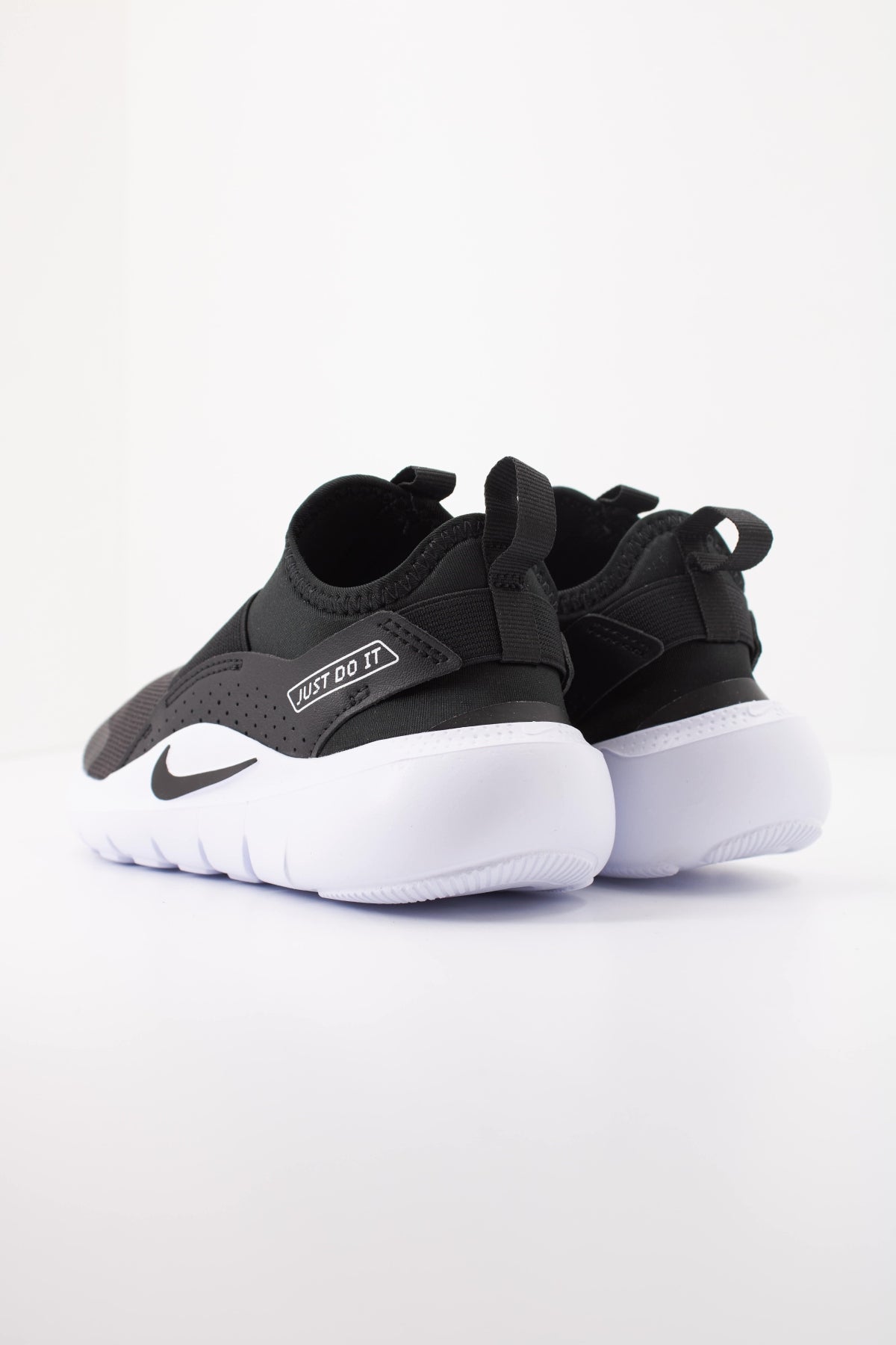 NIKE FLEX RUNNER  PS en color NEGRO  (4)