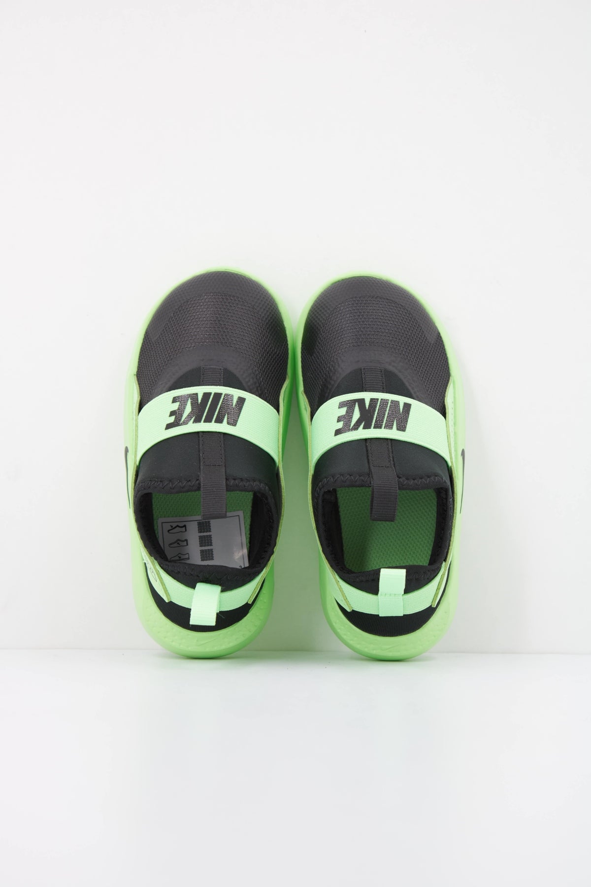 NIKE FLEX RUNNER  TD en color NEGRO  (3)