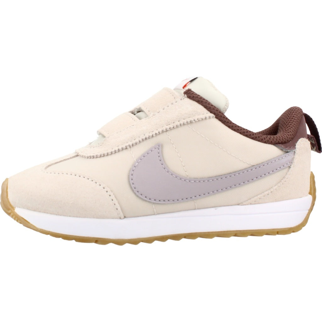 NIKE NIKE PACIFIC TD en color MARRON  (2)
