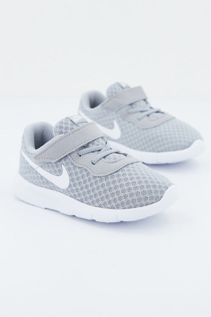 NIKE TANJUN en color GRIS  (1)