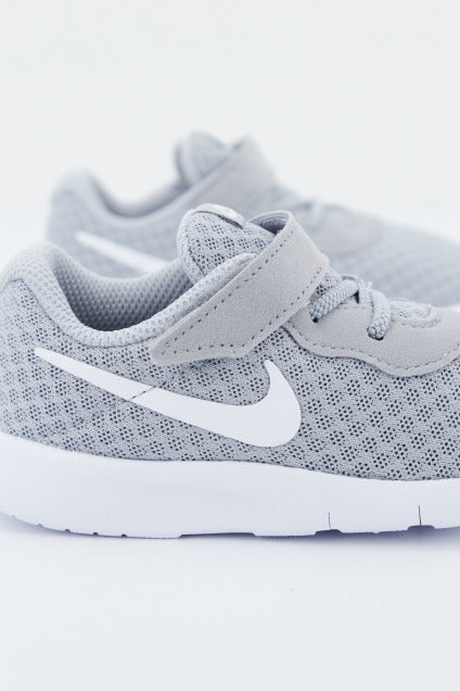 NIKE TANJUN en color GRIS  (4)