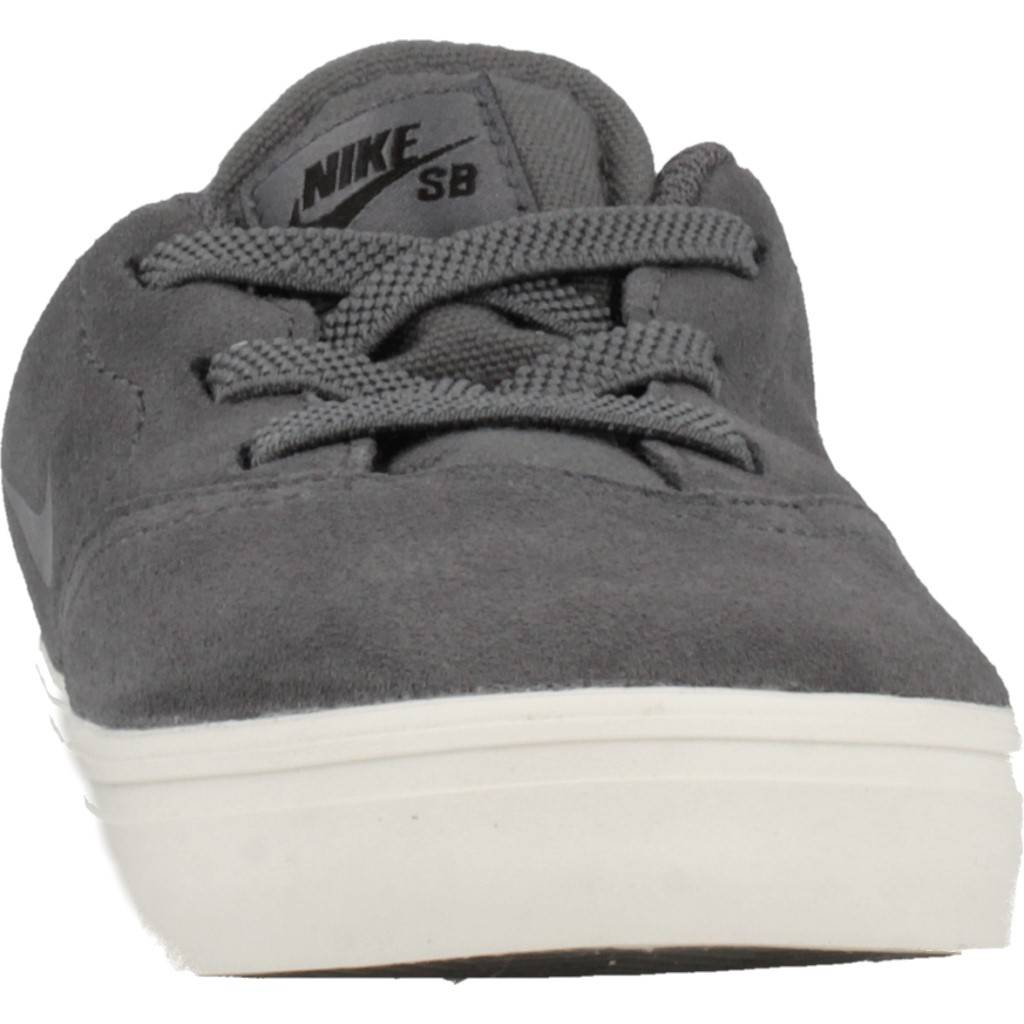 NIKE NIKE SB CHECK SUEDE en color GRIS  (6)