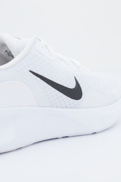 NIKE WEARALLDAY en color BLANCO  (4)