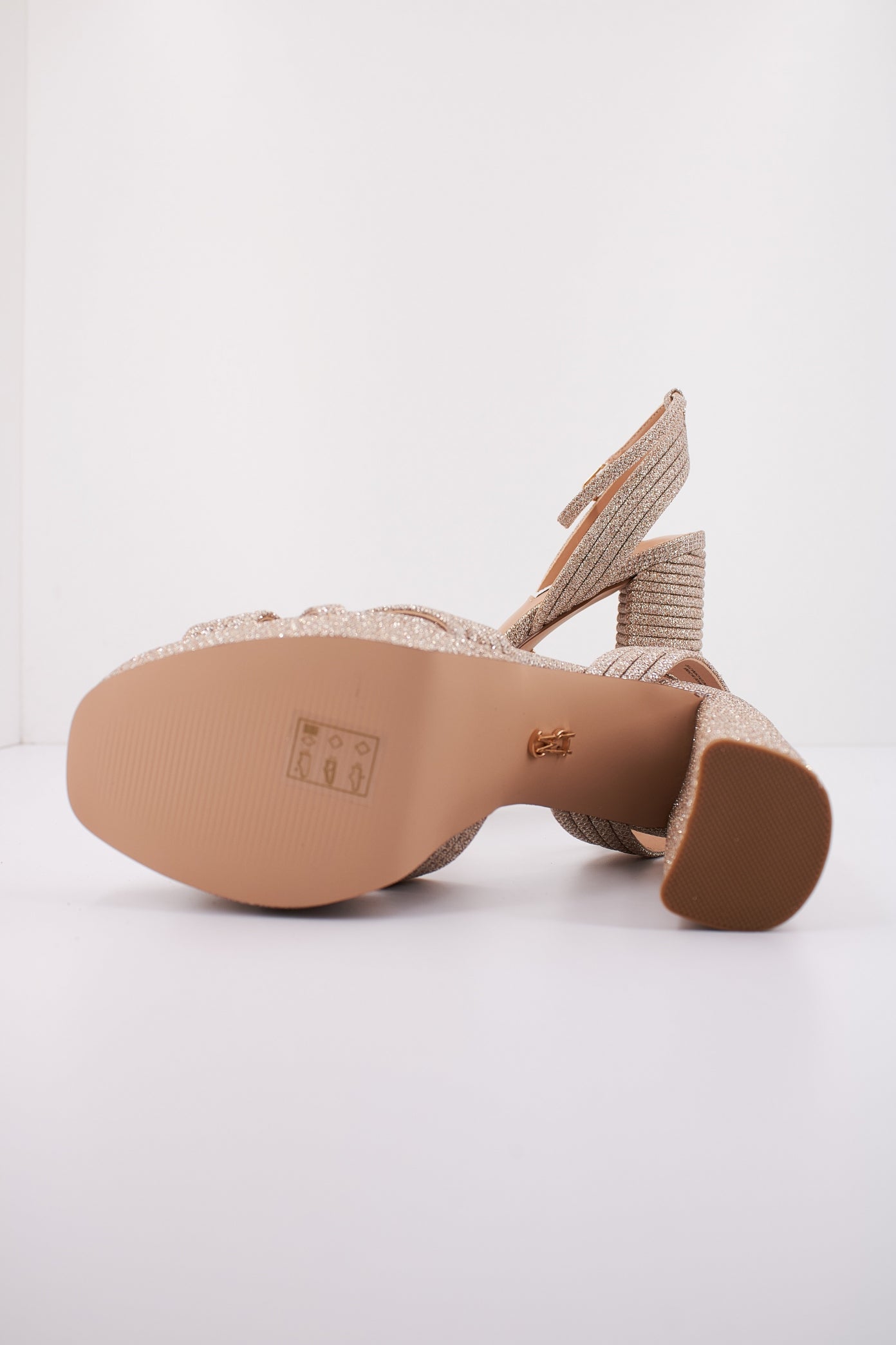 STEVE MADDEN LAUREL en color ORO  (4)