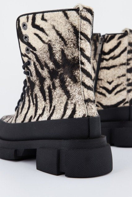 ALMA EN PENA I  en color ANIMAL PRINT  (3)