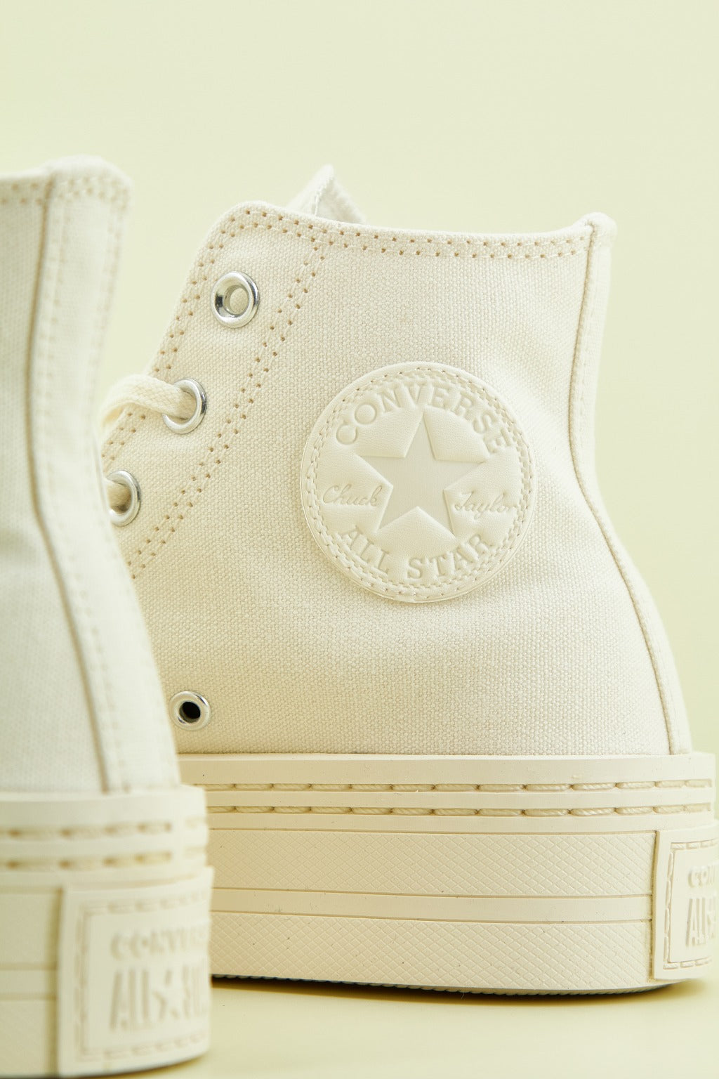CONVERSE CHUCK TAYLOR ALL STAR MODERN LIFT PLATFORM CANVAS en color BLANCO  (3)