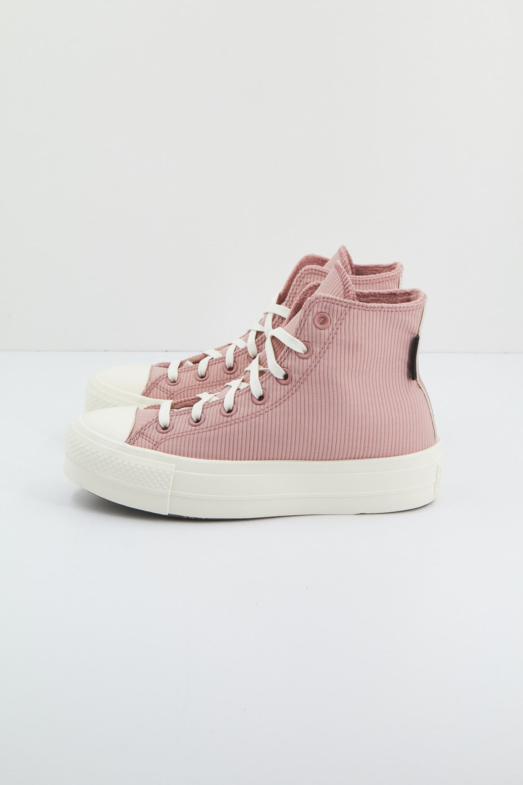 CONVERSE CTAS LIFT HI en color ROSA  (3)