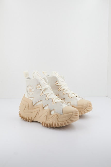 CONVERSE RUN STAR MOTION CX HI en color BLANCO  (1)