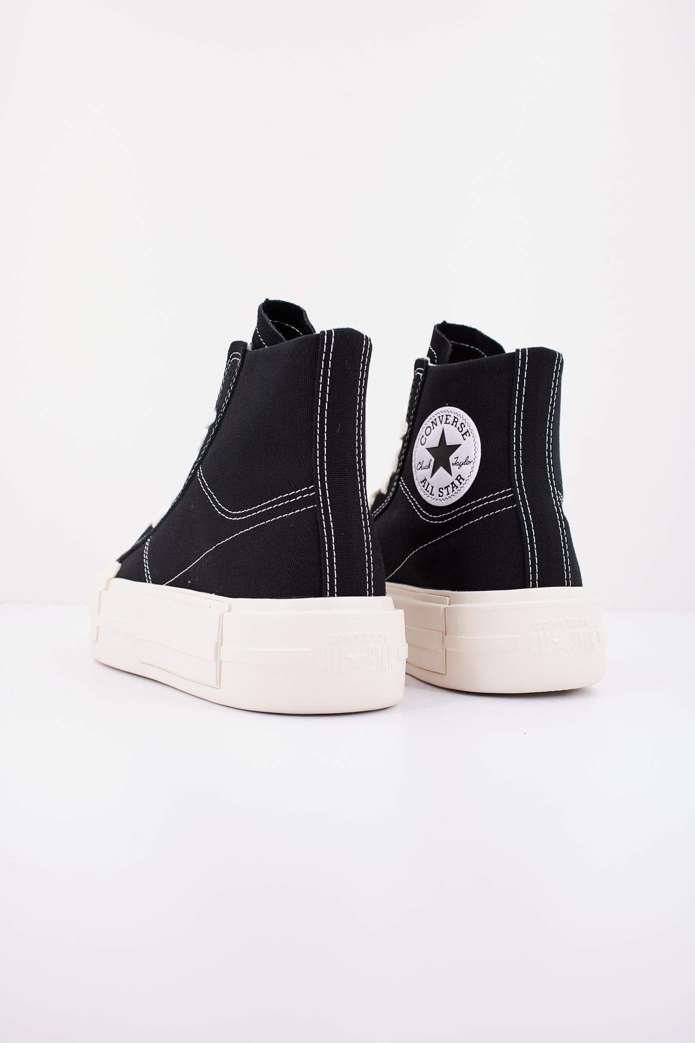 CONVERSE CHUCK TAYLOR ALL STAR CRUISE HI en color NEGRO  (3)