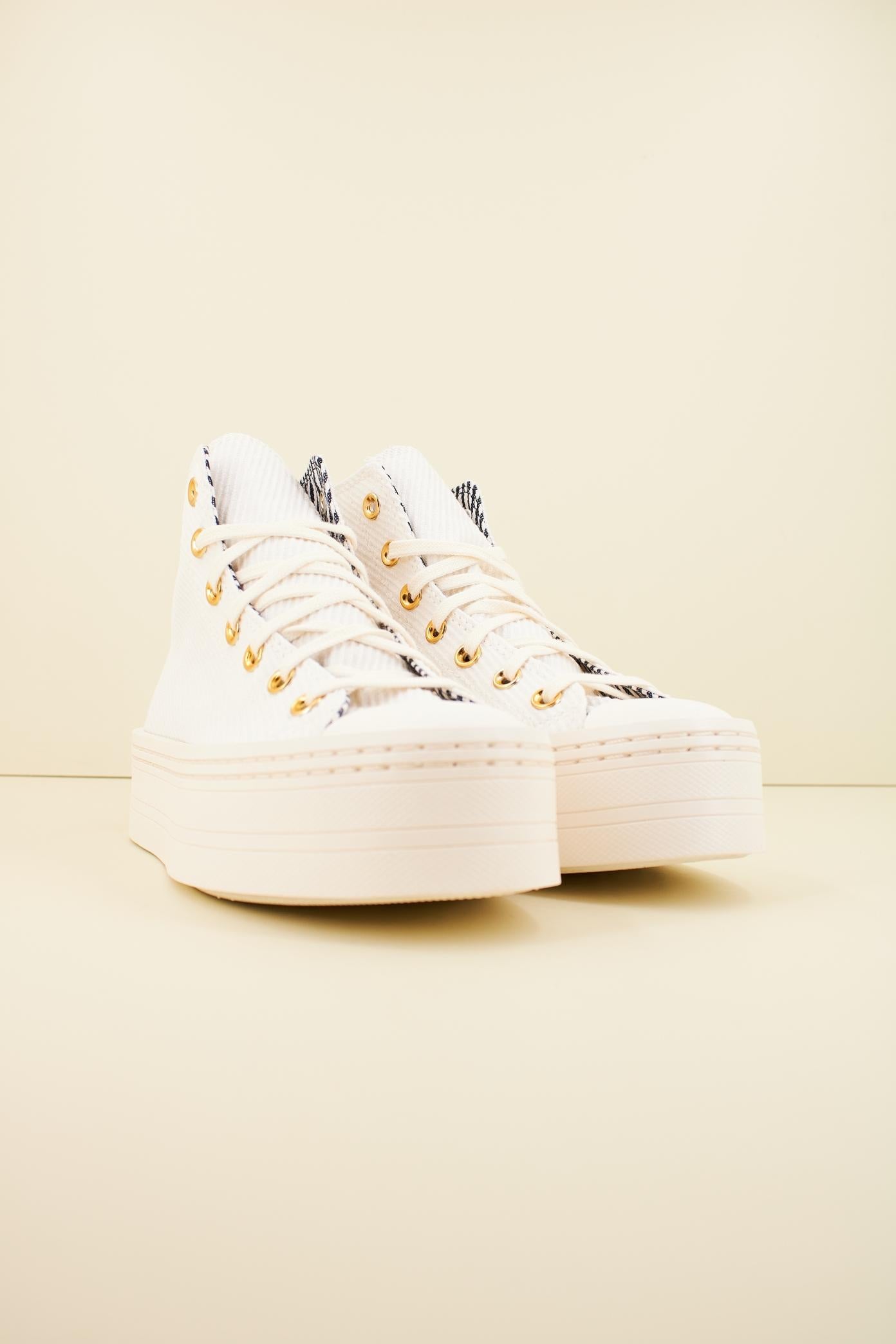 CONVERSE CHUCK TAYLOR ALL STAR MODERN LIFT HI en color BLANCO  (2)