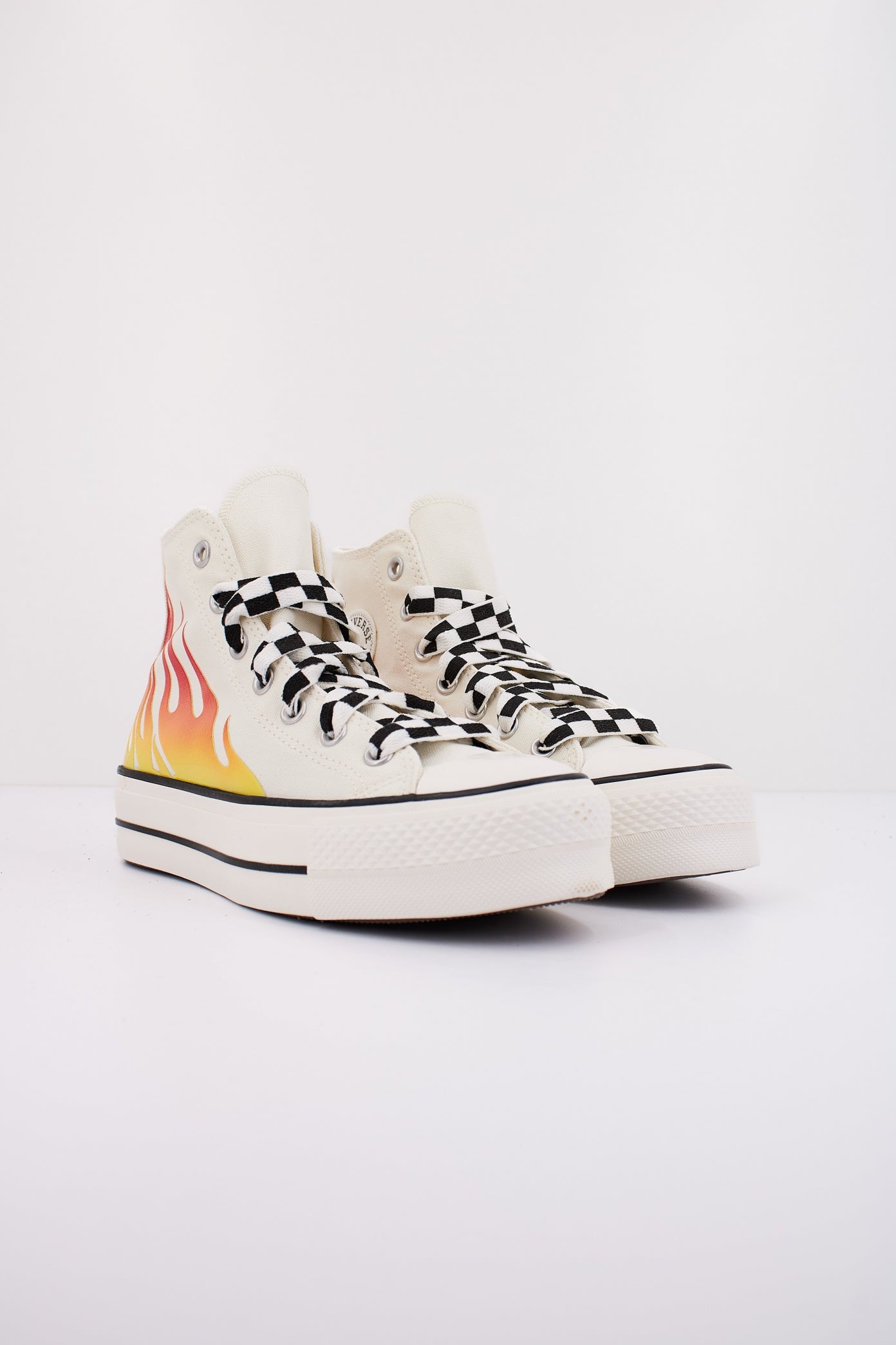 CONVERSE  CHUCK TAYLOR ALL STAR LIFT PLATFORM FLAMES en color BLANCO  (2)