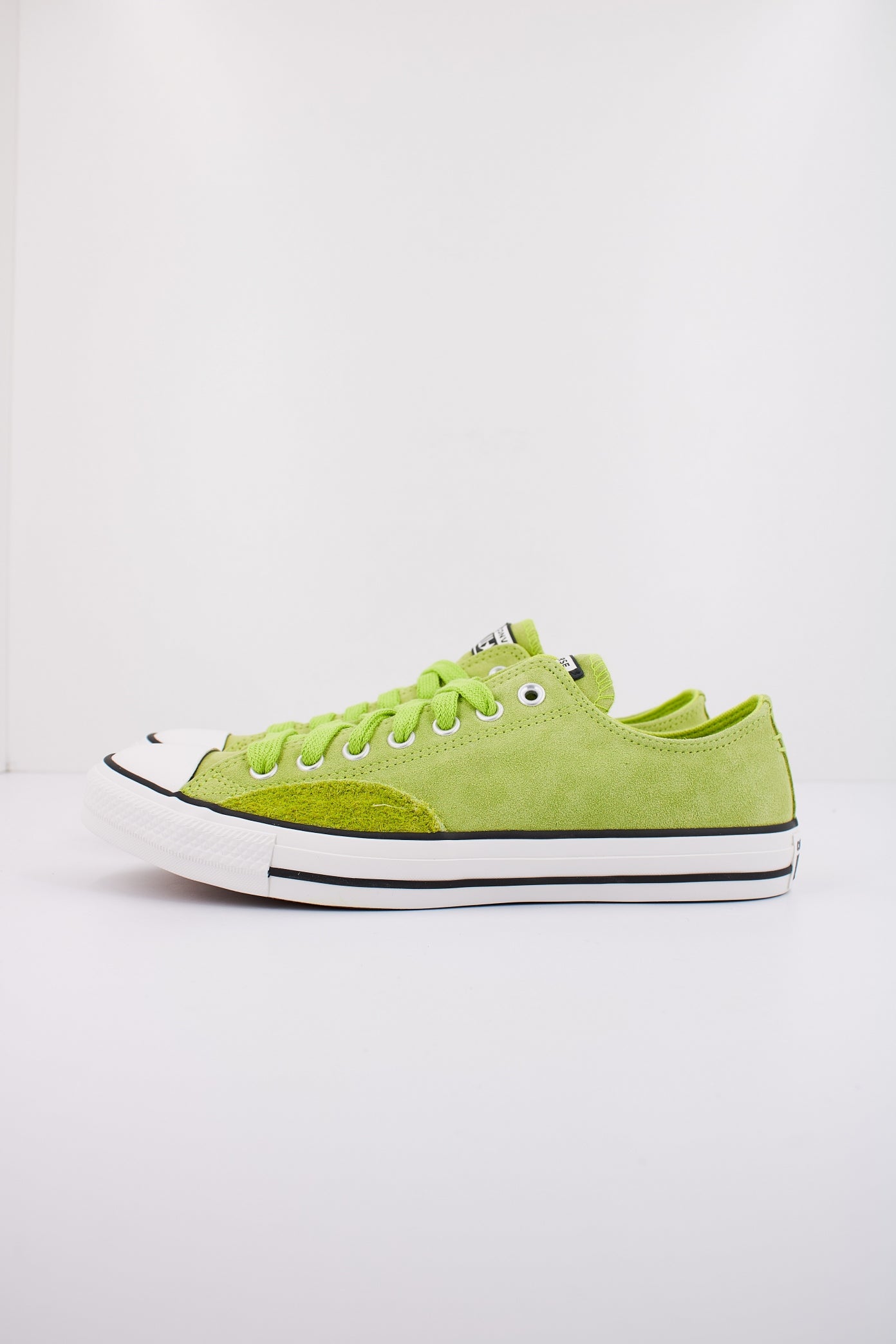 CONVERSE CHUCK TAYLOR ALL STAR OX en color VERDE  (1)
