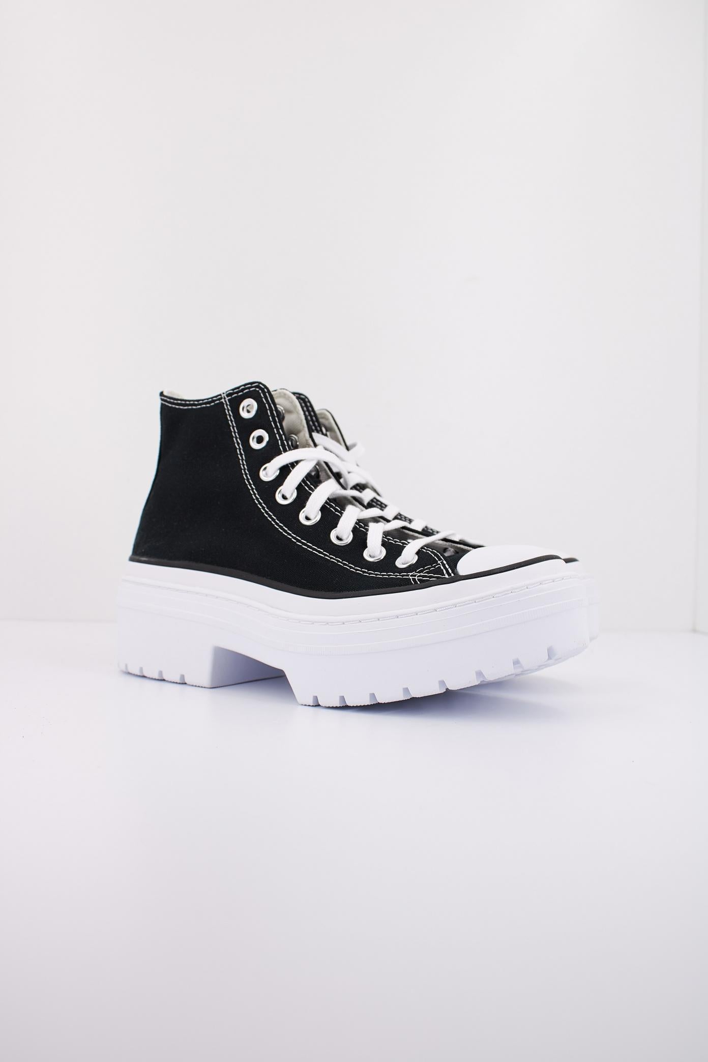 CONVERSE CHUCK TAYLOR ALL STAR LUGGE en color NEGRO  (2)