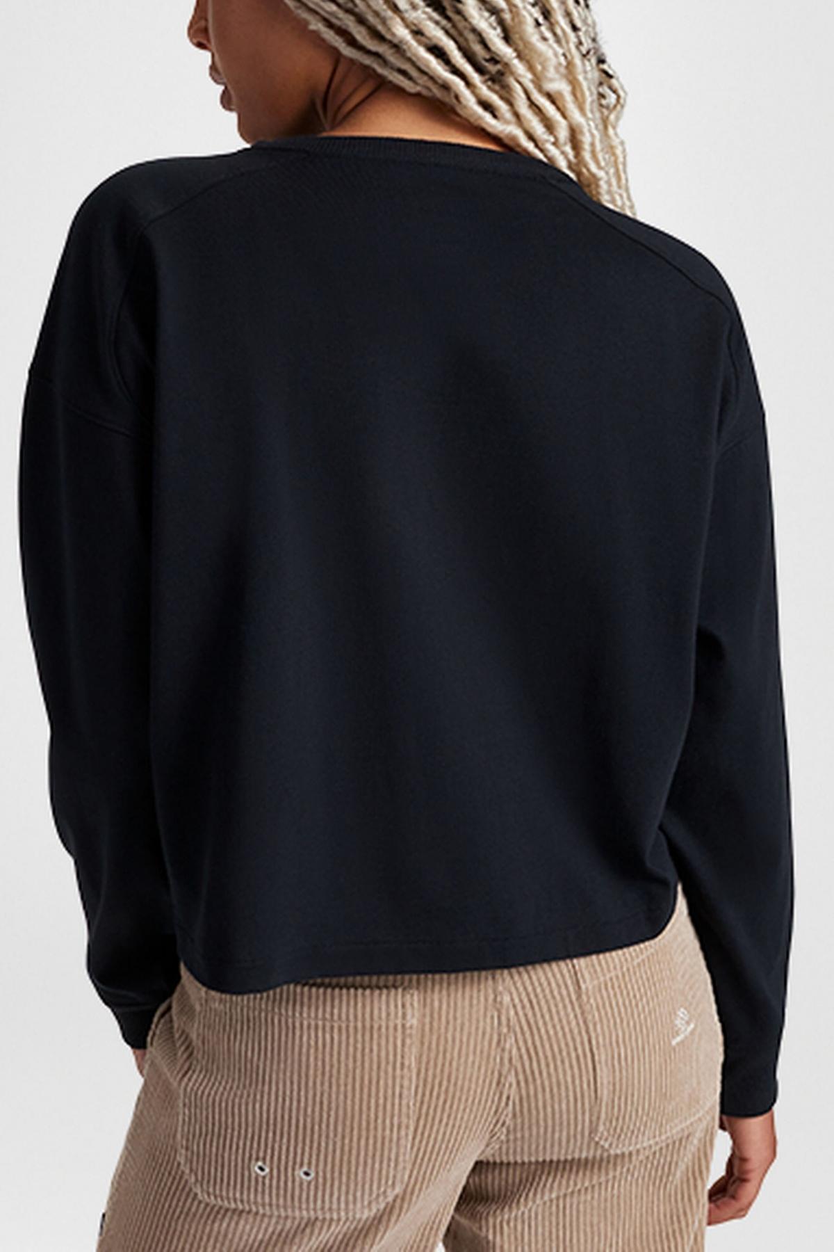 CONVERSE BOXY LONG-SLEEVE T-SHIRT en color NEGRO  (2)