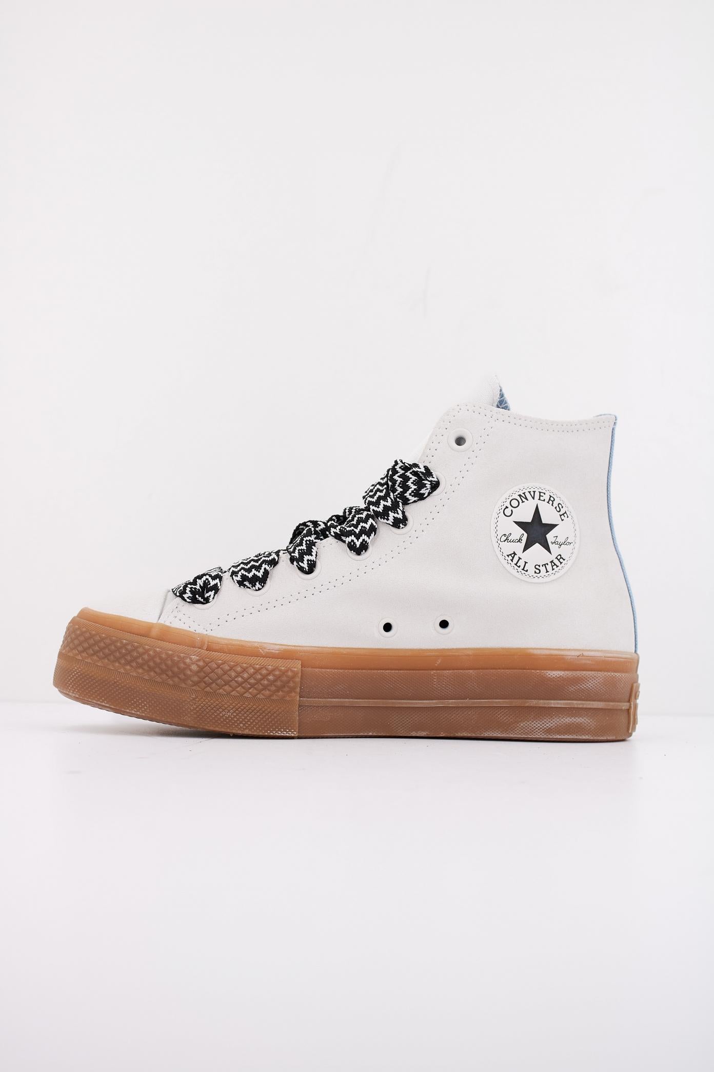 CONVERSE CHUCK TAYLOR ALL STAR LIFT en color BLANCO  (1)
