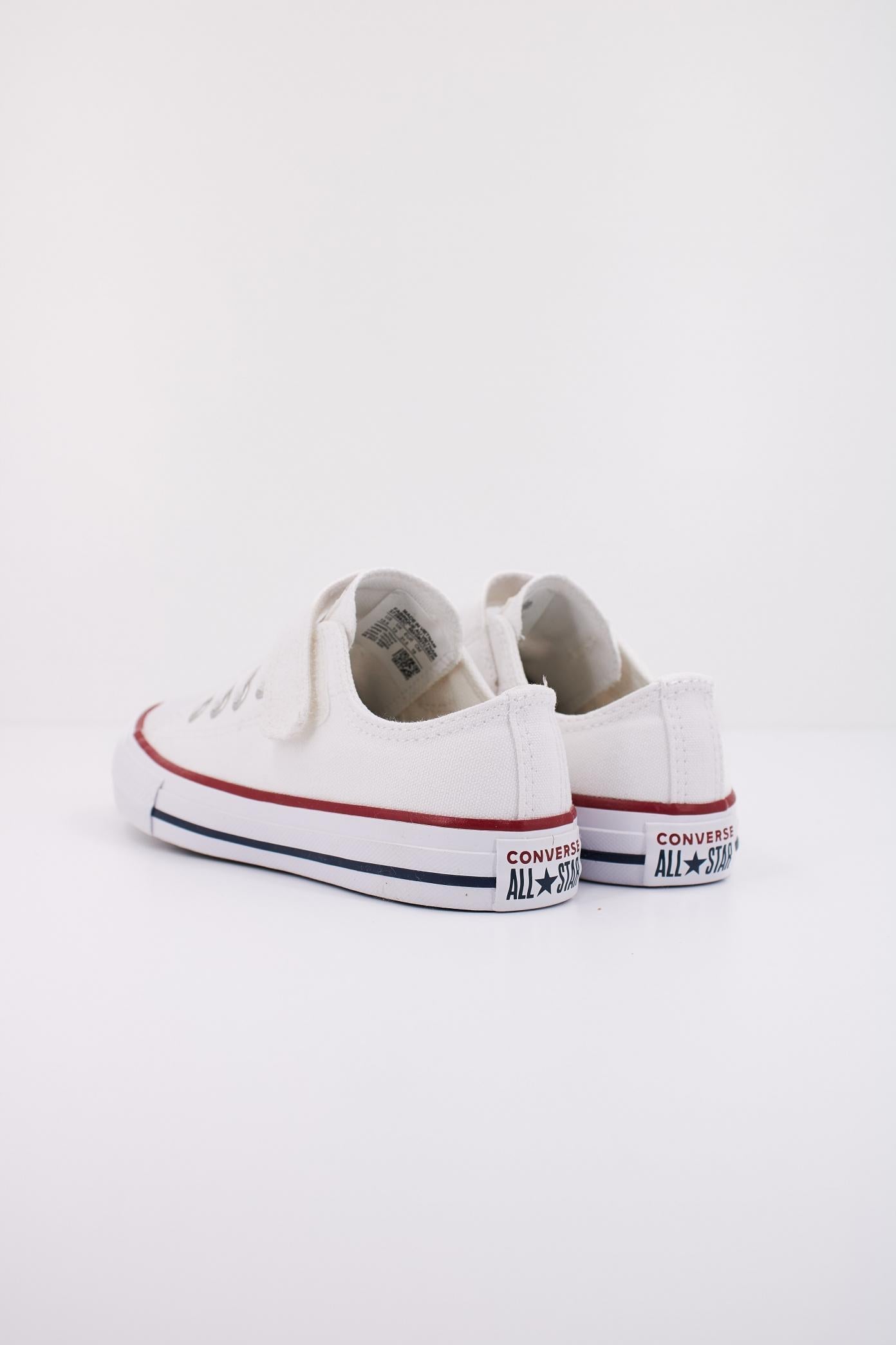 CONVERSE  CHUCK TAYLOR ALL STAR MALDEN STREET en color BLANCO  (4)