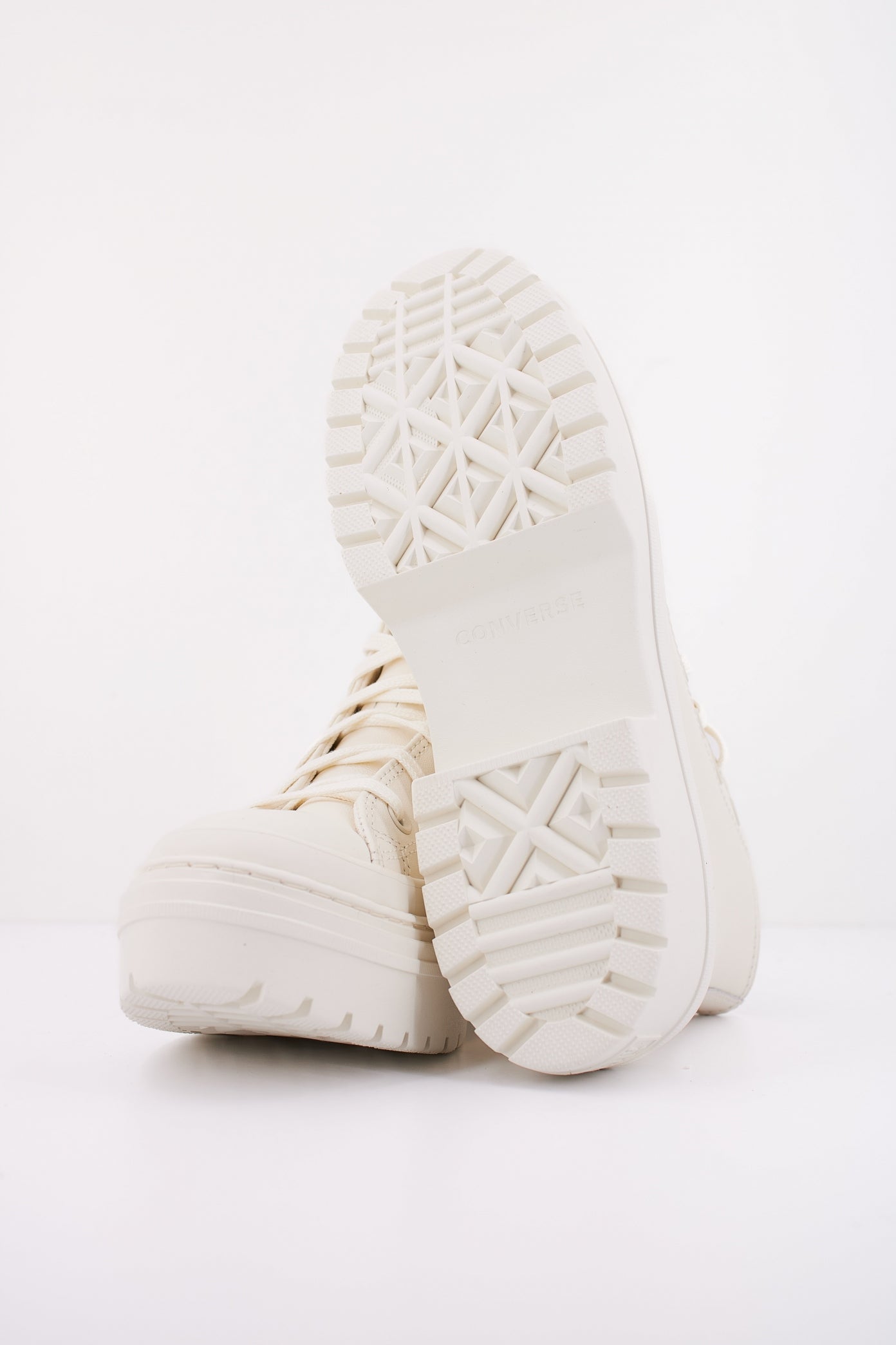 CONVERSE CHUCK TAYLOR ALL STAR LUGGED HEEL LEATHER PLATFORM en color BLANCO  (5)