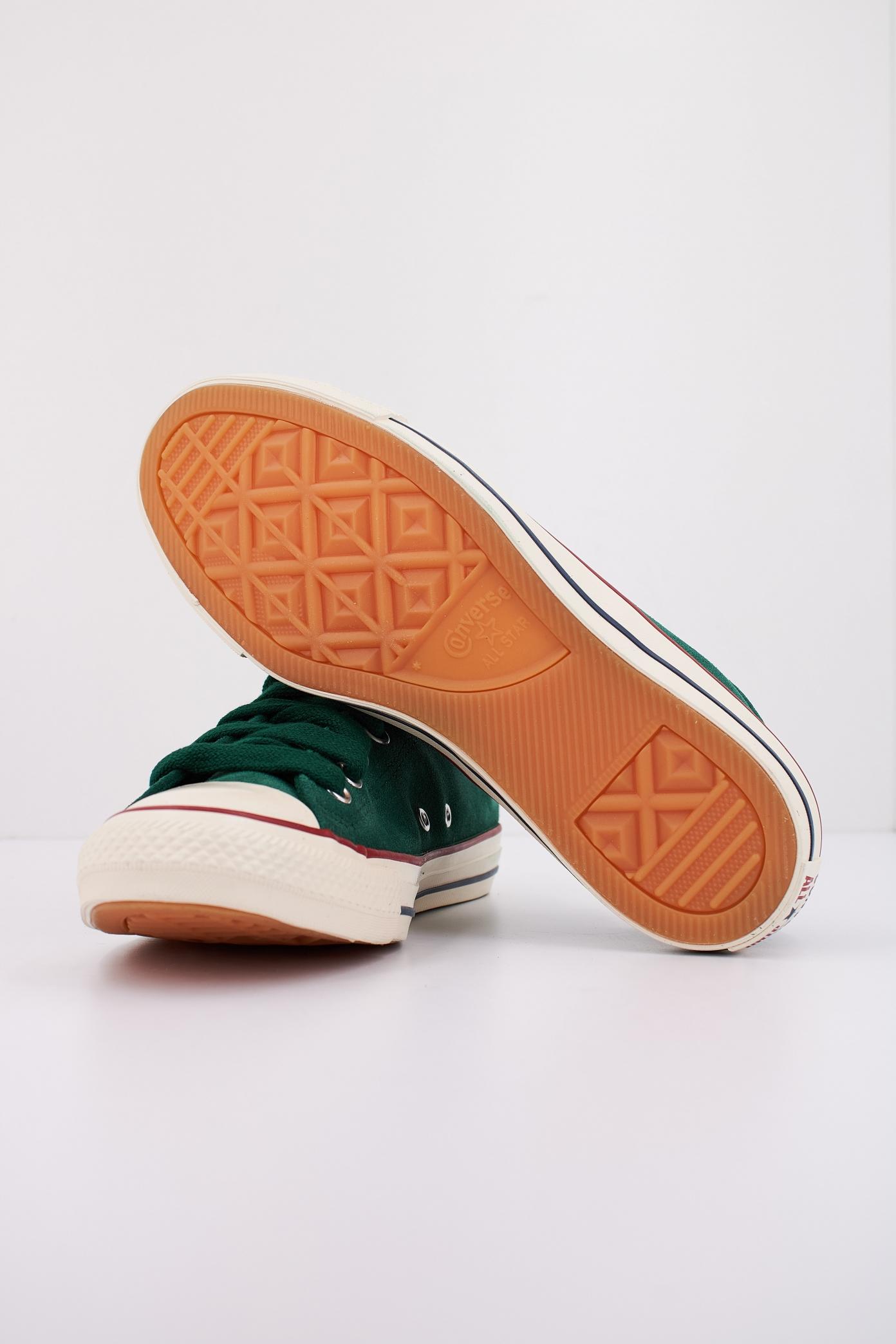 CONVERSE CHUCK TAYLOR ALL STAR SUEDE en color VERDE  (5)