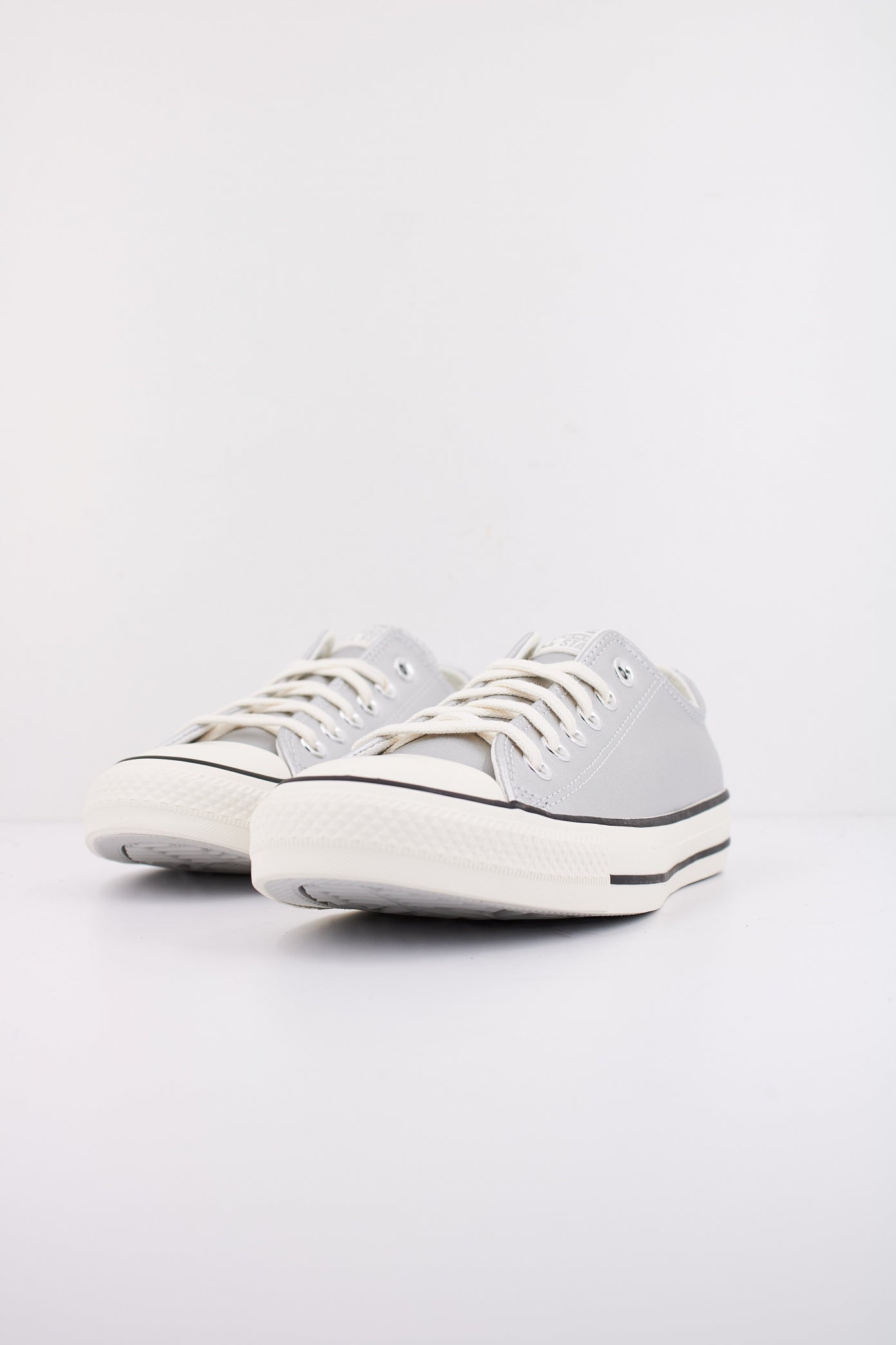 CONVERSE AC  en color PLATA  (2)