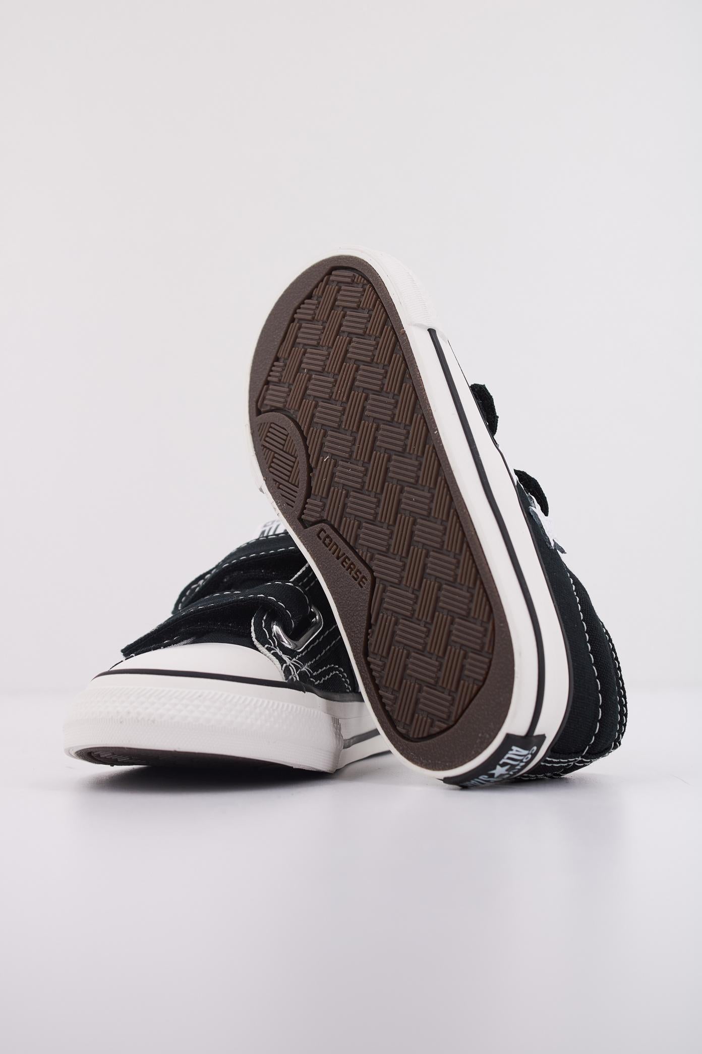 CONVERSE STAR PLAYER  V OX en color NEGRO  (5)
