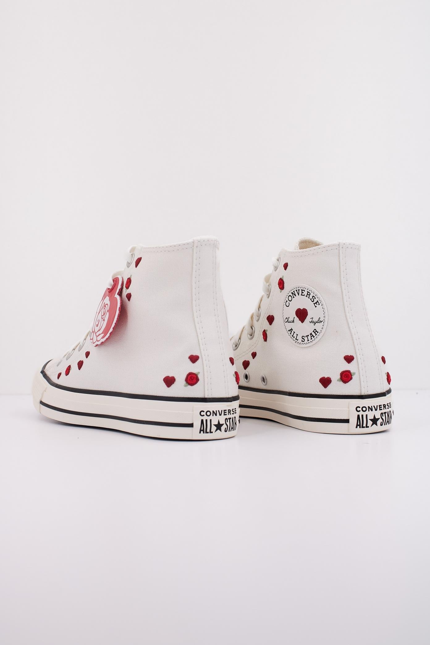 CONVERSE CHUCK TAYLOR ALL STAR en color BLANCO  (4)