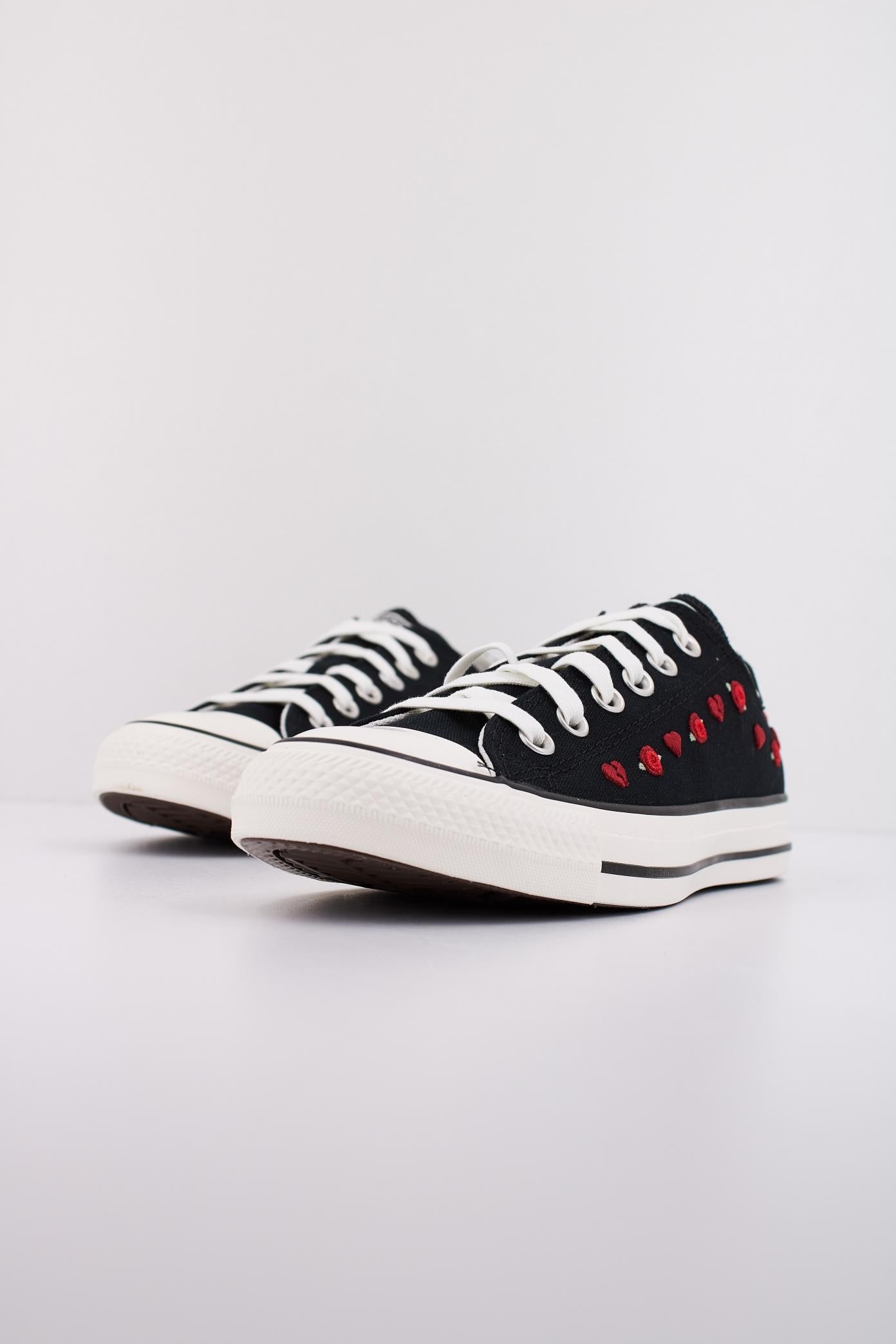 CONVERSE CHUCK TAYLOR ALL STAR en color NEGRO  (2)