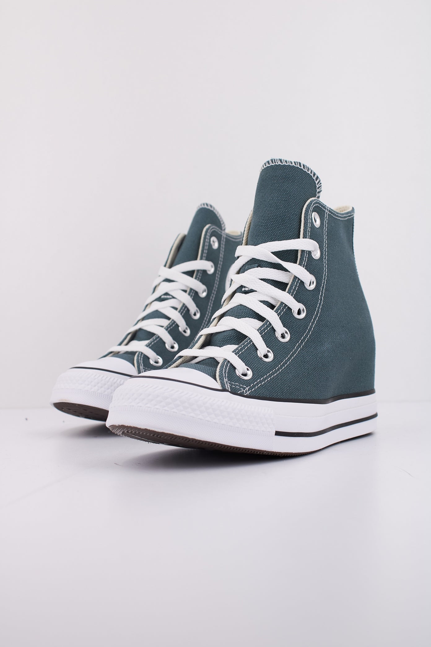 CONVERSE CHUCK TAYLOR ALL STAR WEDGE en color GRIS  (2)