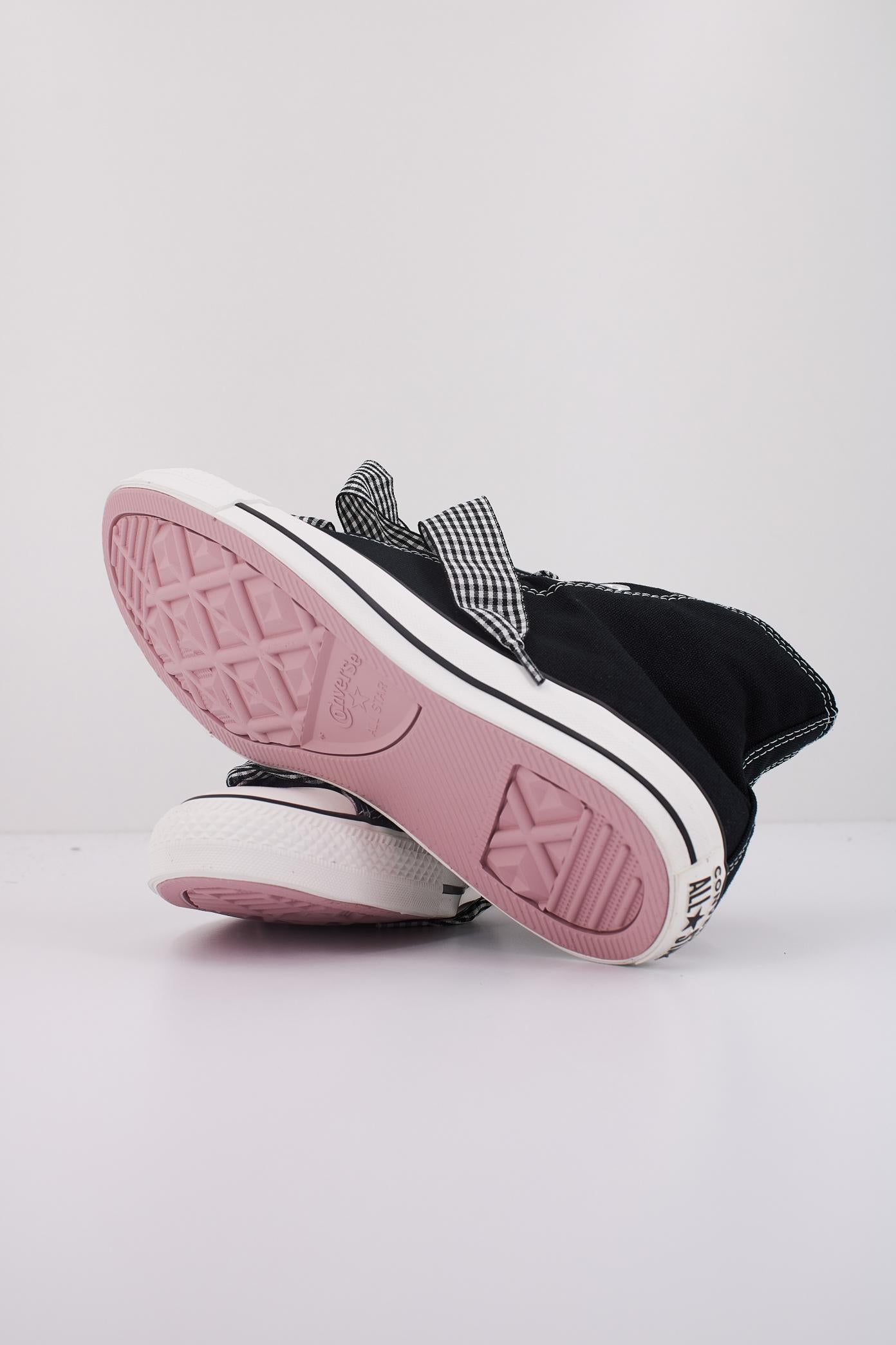CONVERSE  CHUCK TAYLOR ALL STAR en color NEGRO  (5)