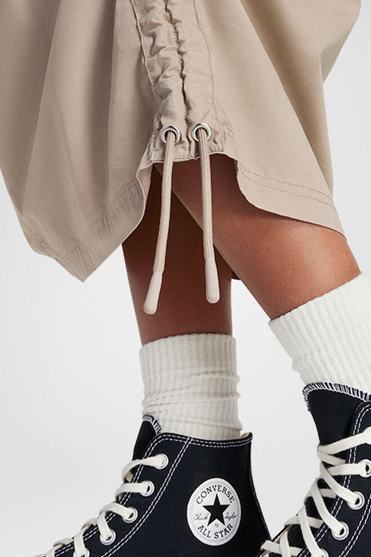 CONVERSE LONG WOVEN CARGO SKIRT en color MARRON CLARO  (3)