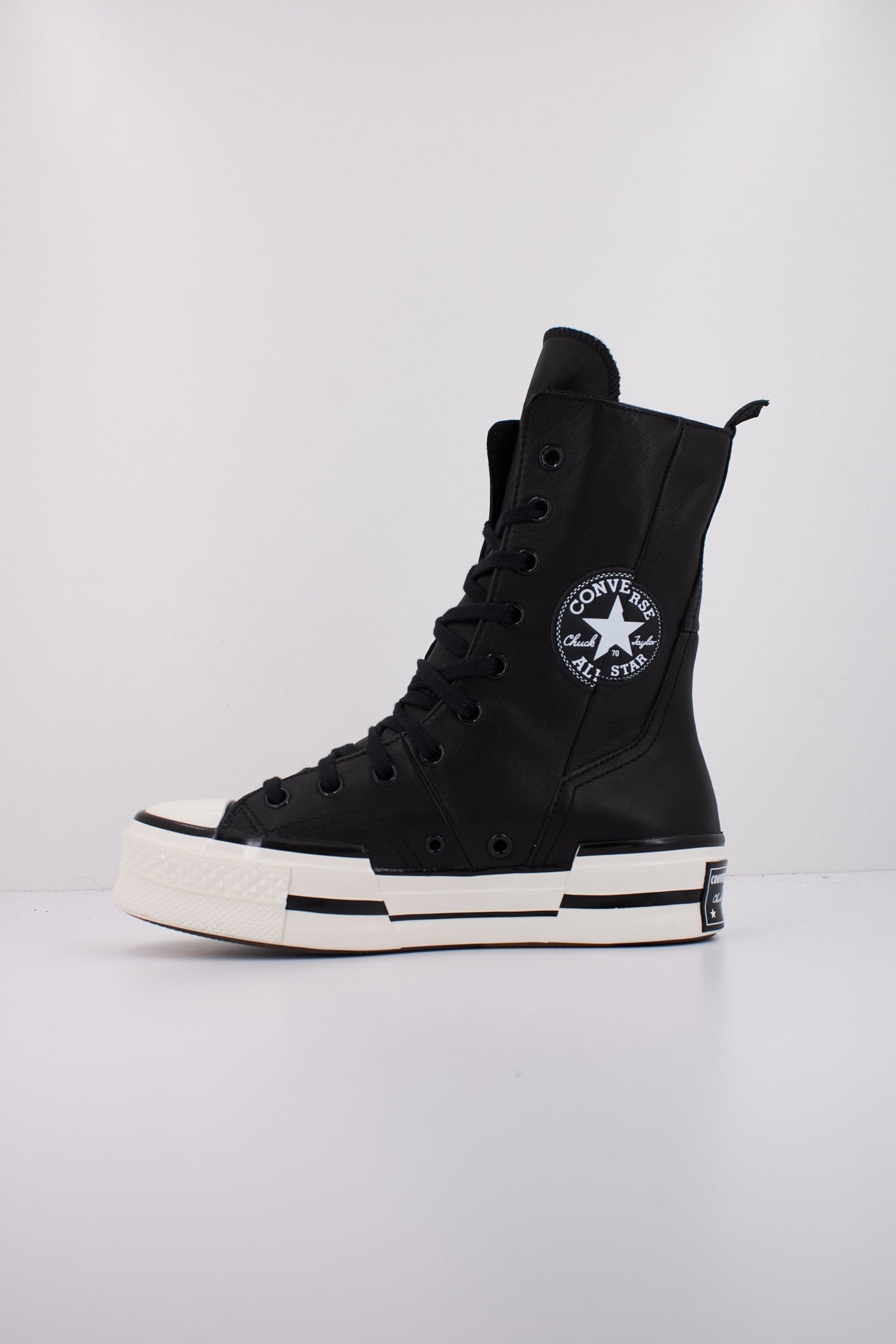 CONVERSE CHUCK  PLUS XHI LEATHER en color NEGRO  (1)