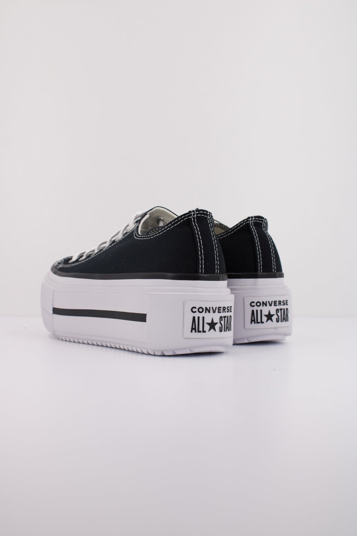 CONVERSE CHUCK TAYLOR ALL STAR LIFT DOUBLE STACK OX en color NEGRO  (4)
