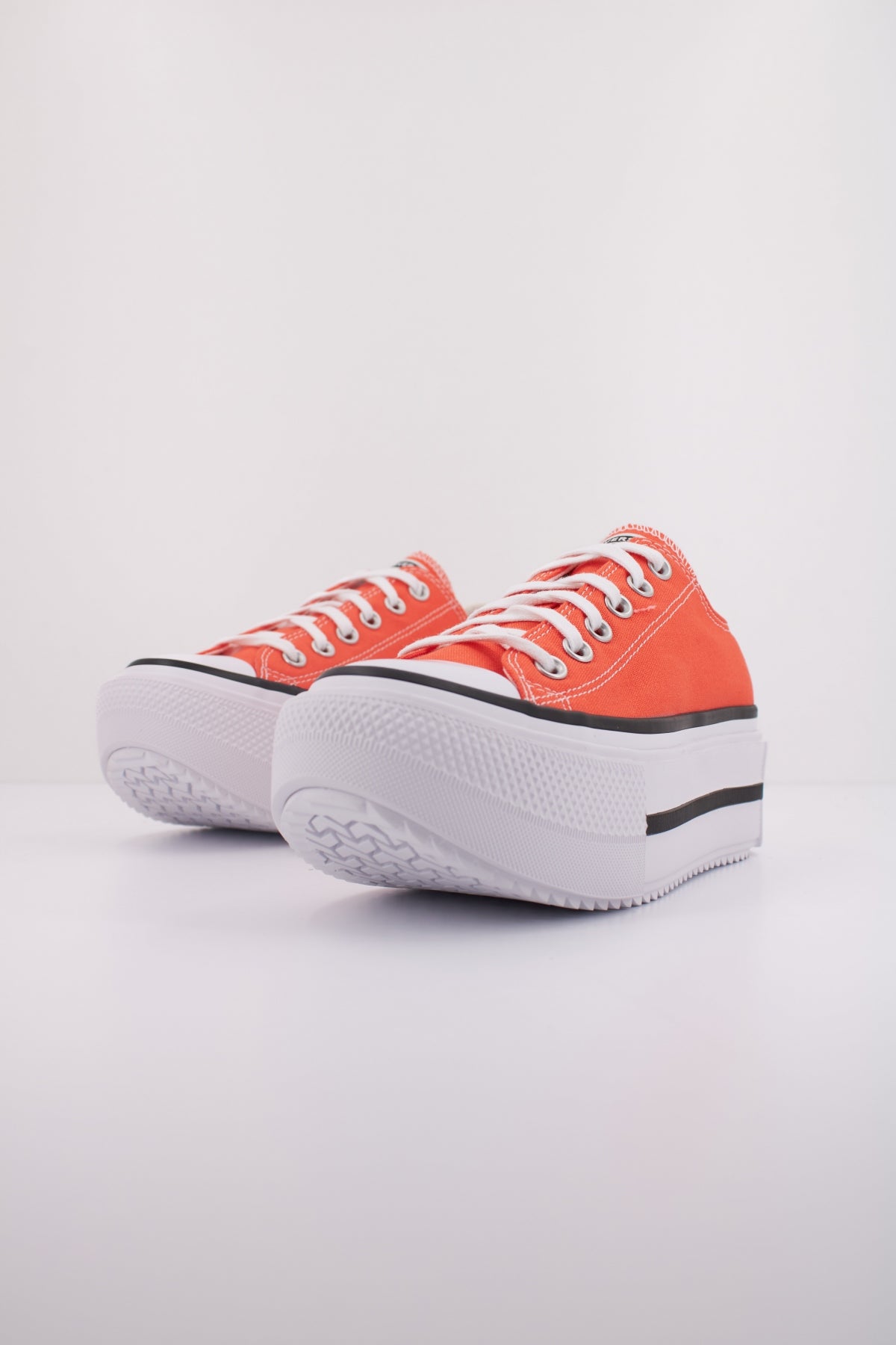 CONVERSE CHUCK TAYLOR ALL STAR LIFT DOUBLE STACK OX en color ROJO  (2)