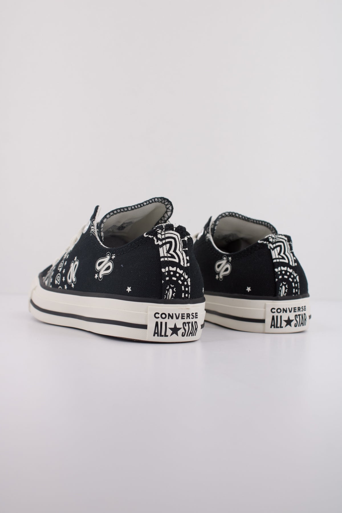 CONVERSE CHUCK TAYLOR ALL STAR PAISLEY en color NEGRO  (4)