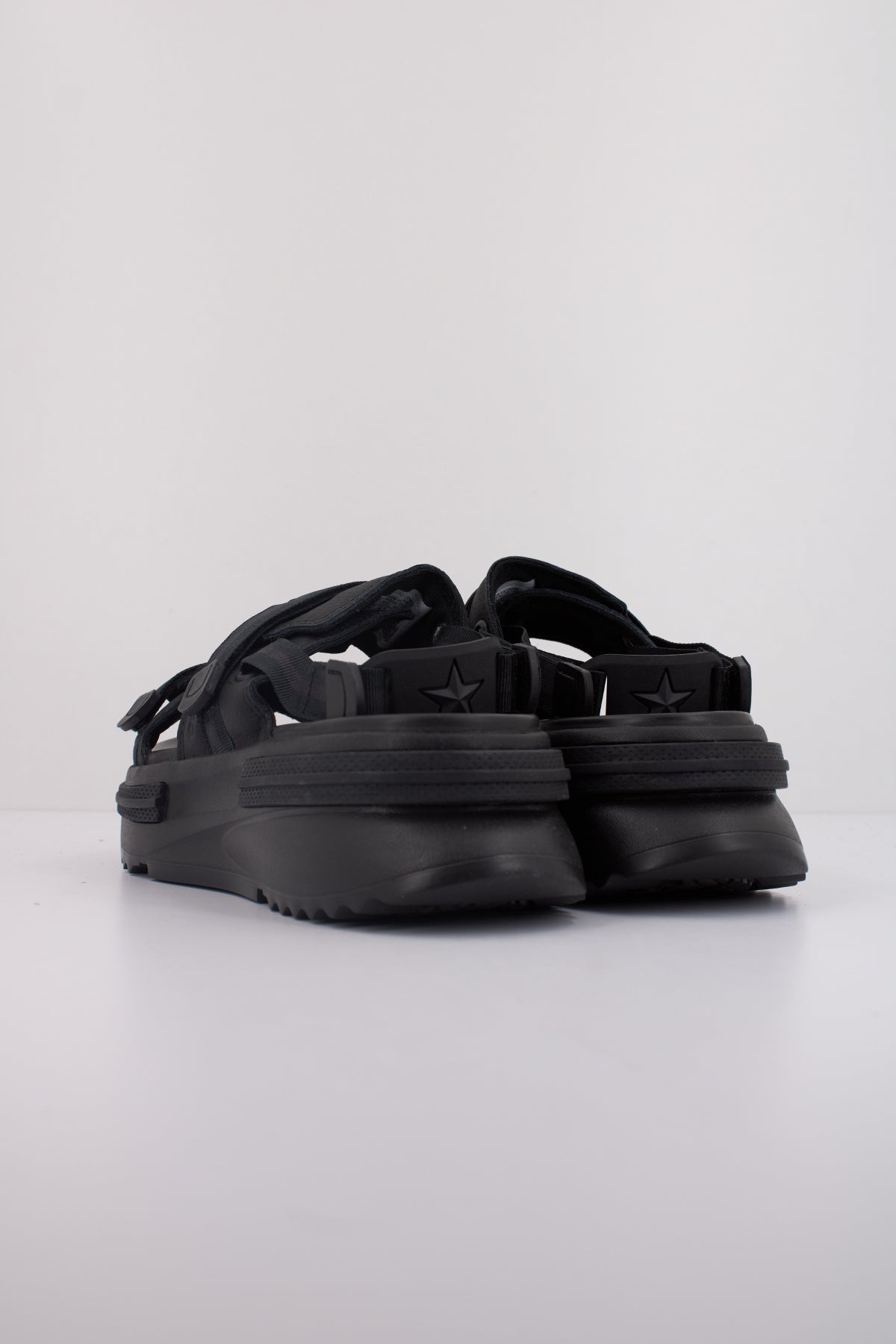 CONVERSE RUN STAR UTILITY SANDAL CX SLI en color NEGRO  (4)