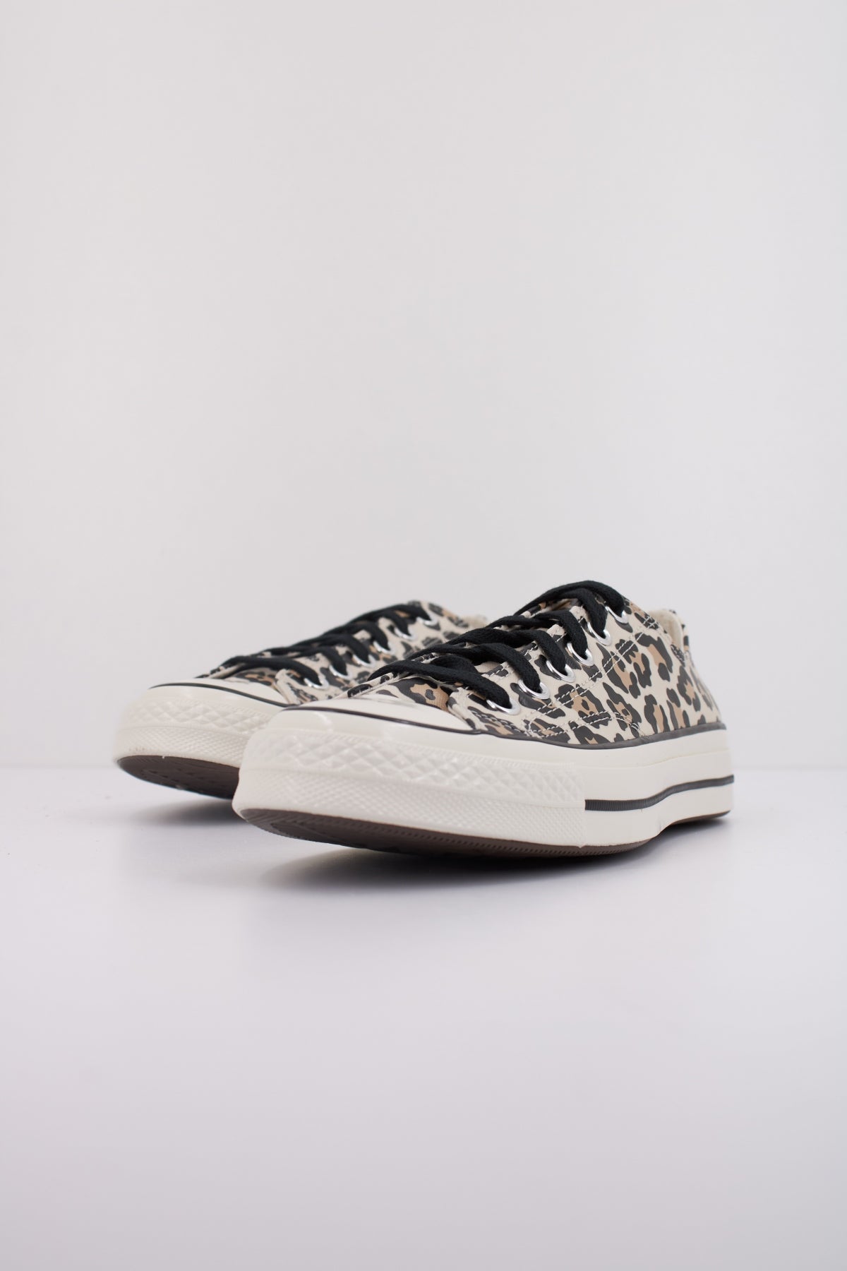 CONVERSE CHUCK TAYLOR ALL STAR  OX en color ANIMAL PRINT  (2)