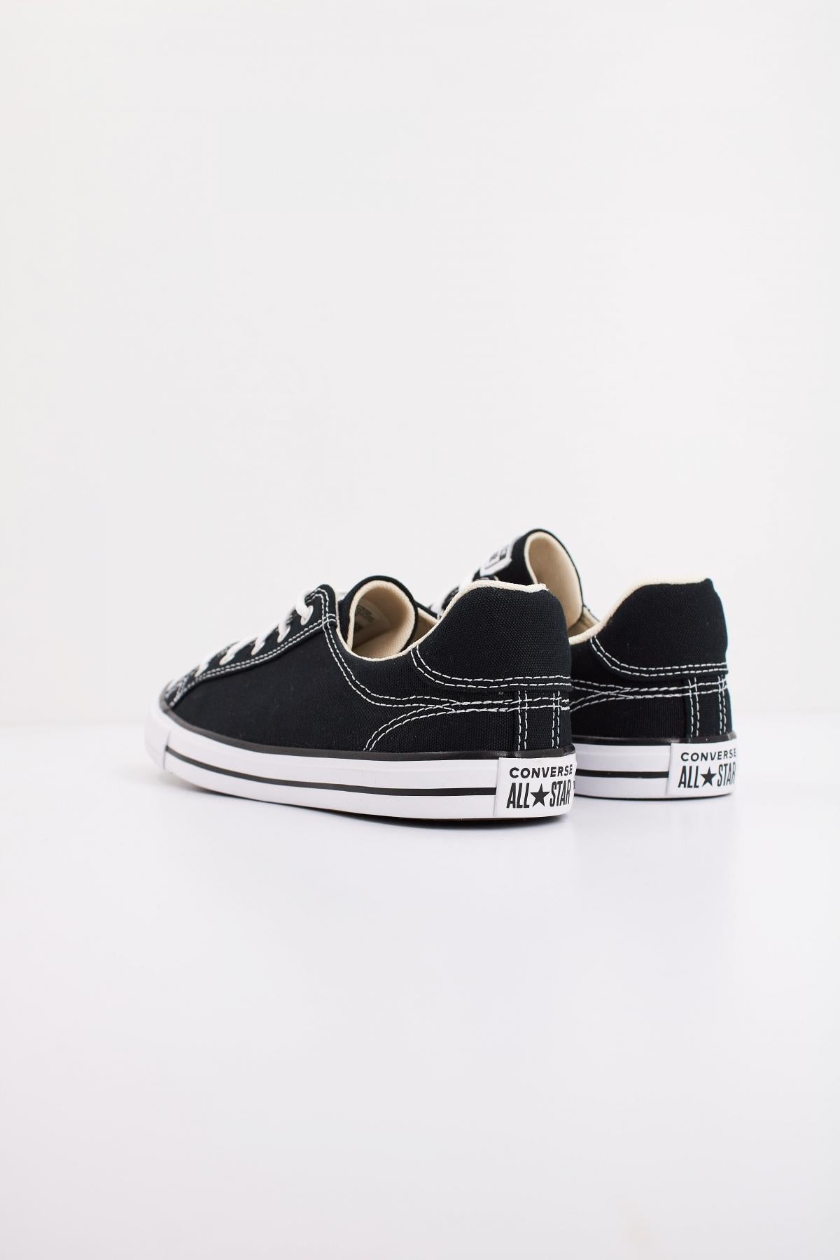 CONVERSE CHUCK TAYLOR ALL STAR DAINTY LUCKY OX en color NEGRO  (4)
