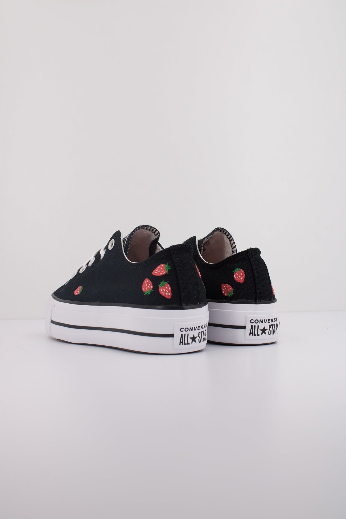 CONVERSE CHUCK TAYLOR ALL STAR LIFT OX en color NEGRO  (4)