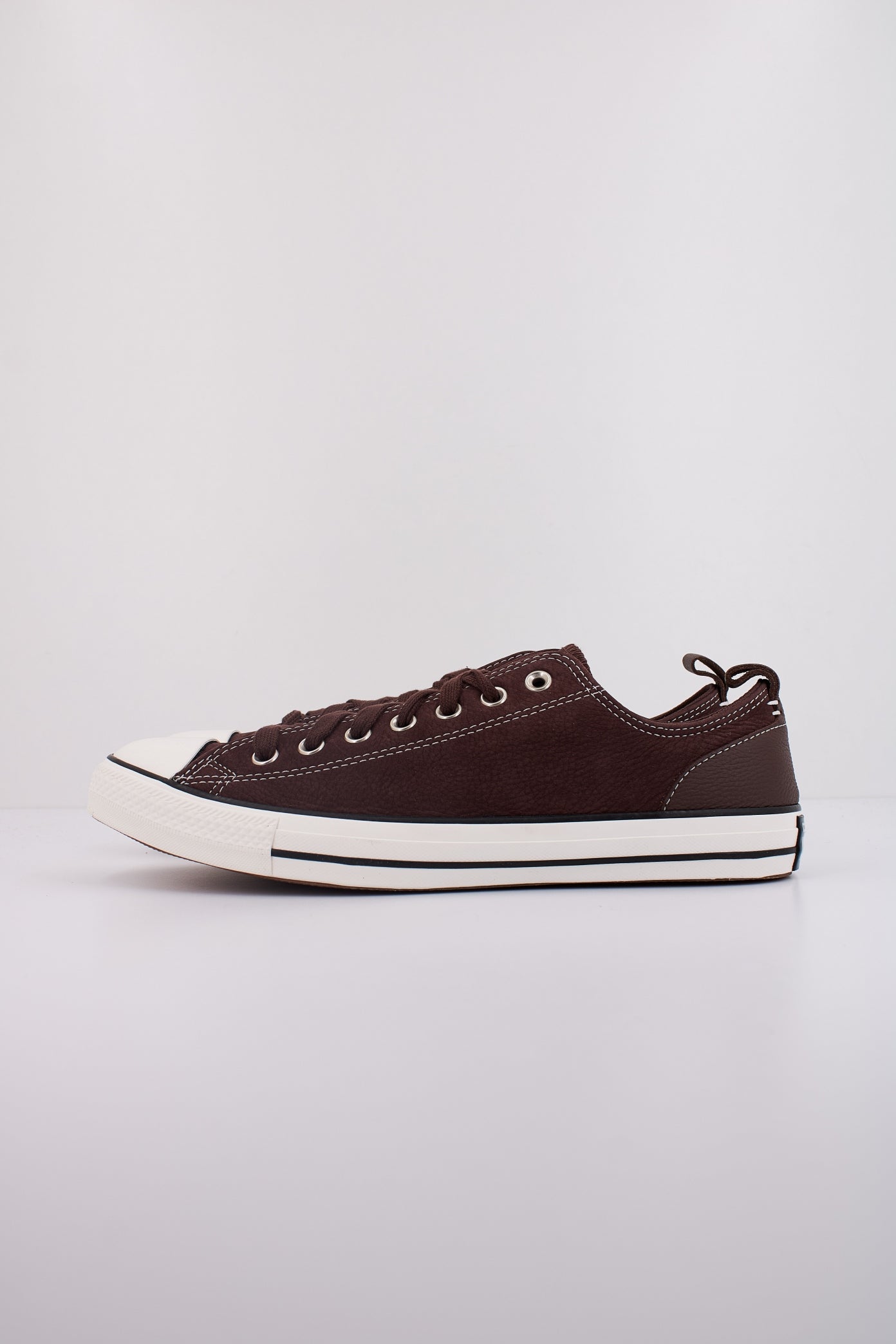CONVERSE CTAS WIDE OX ETERNAL en color MARRON  (1)