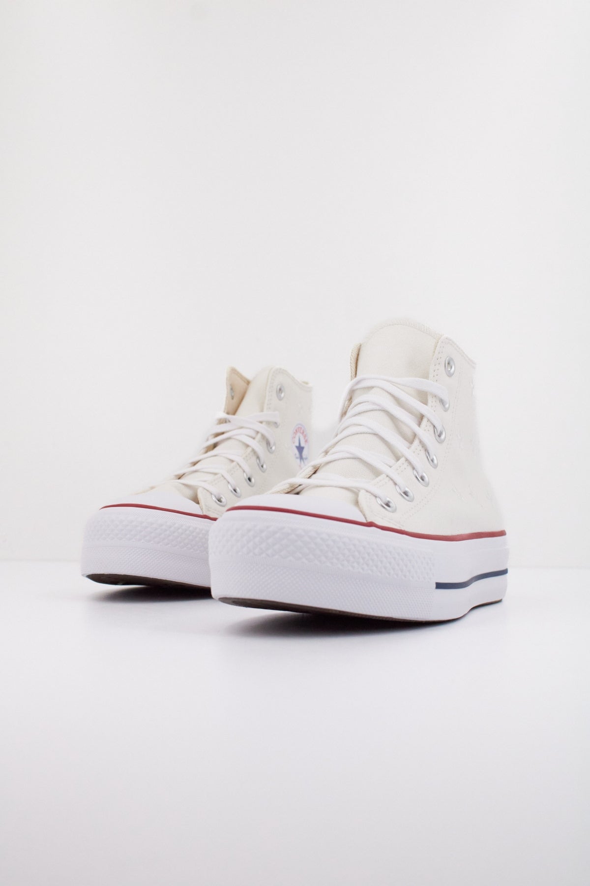 CONVERSE  TAYLOR ALL STAR LIFT  en color BLANCO  (2)