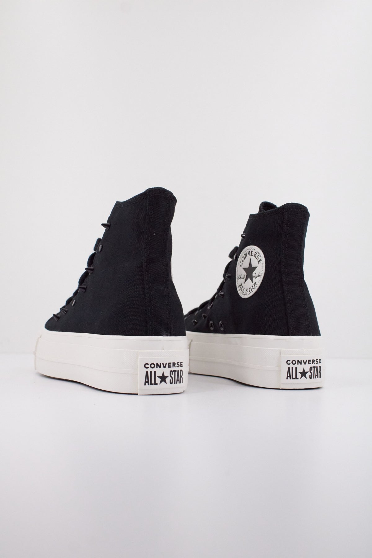CONVERSE  CHUCK TAYLOR ALL STAR LIFT  PLATFORM SPIKES en color NEGRO  (4)