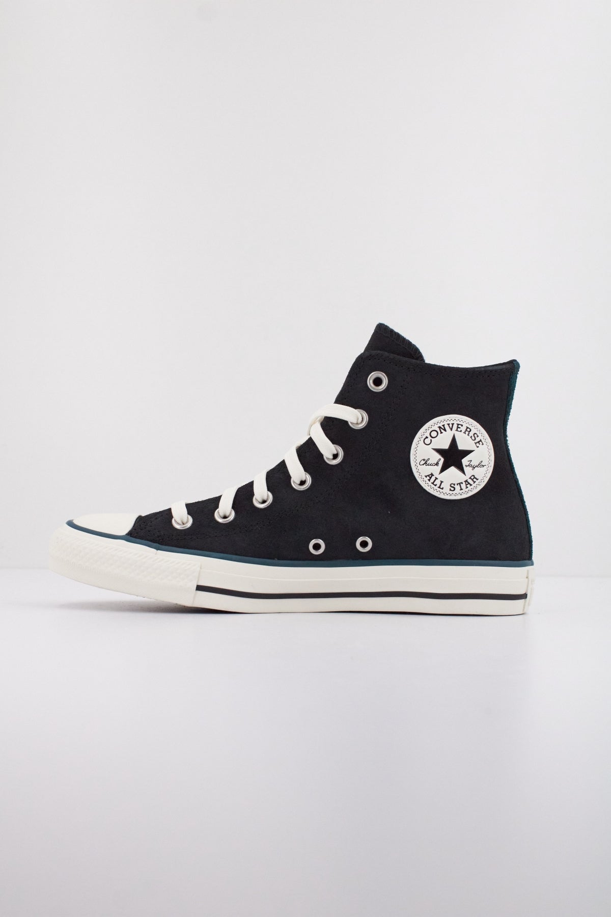 CONVERSE CHUCK TAYLOR ALL STAR CONTRAST SUEDE en color NEGRO  (1)