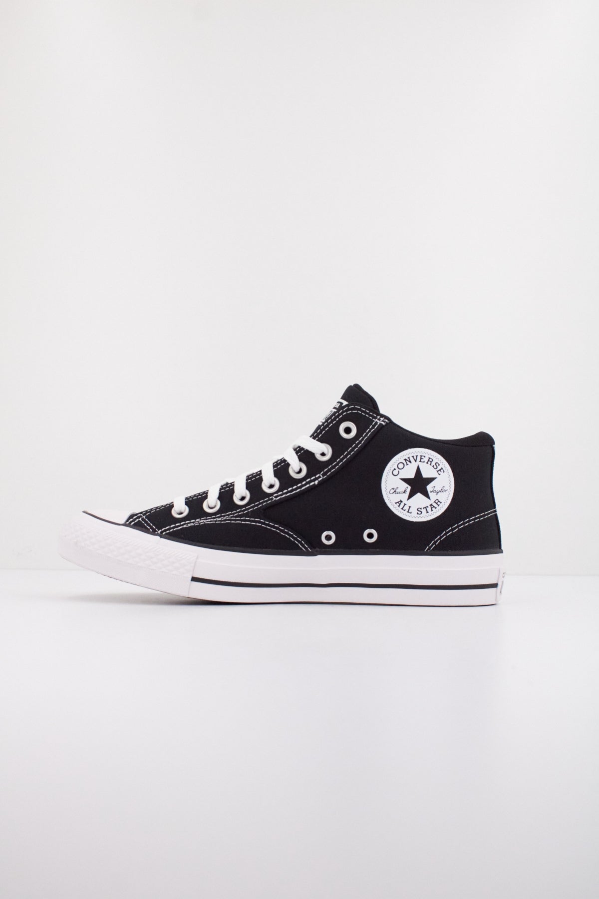 CONVERSE CTAS MALDEN STREET MID en color NEGRO  (1)