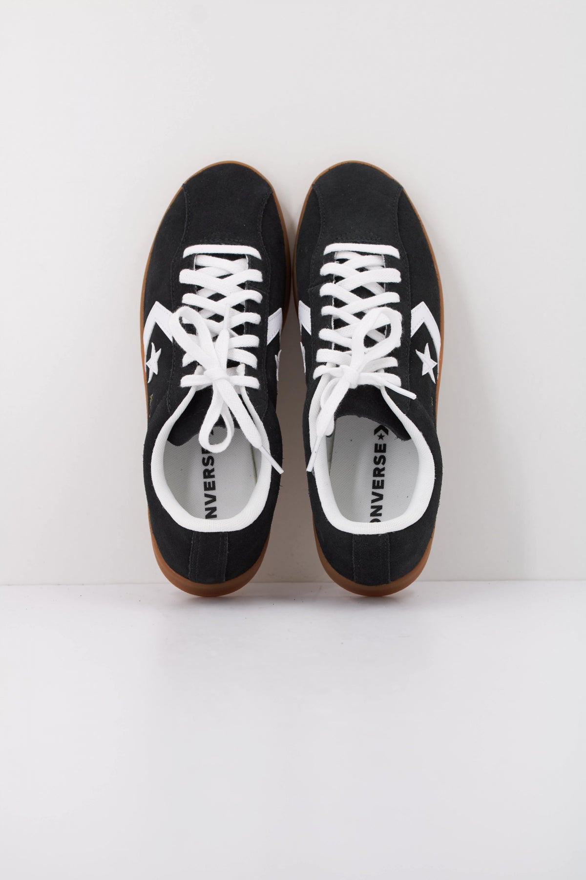 CONVERSE CLASSIC TRAINER SUEDE en color NEGRO  (5)