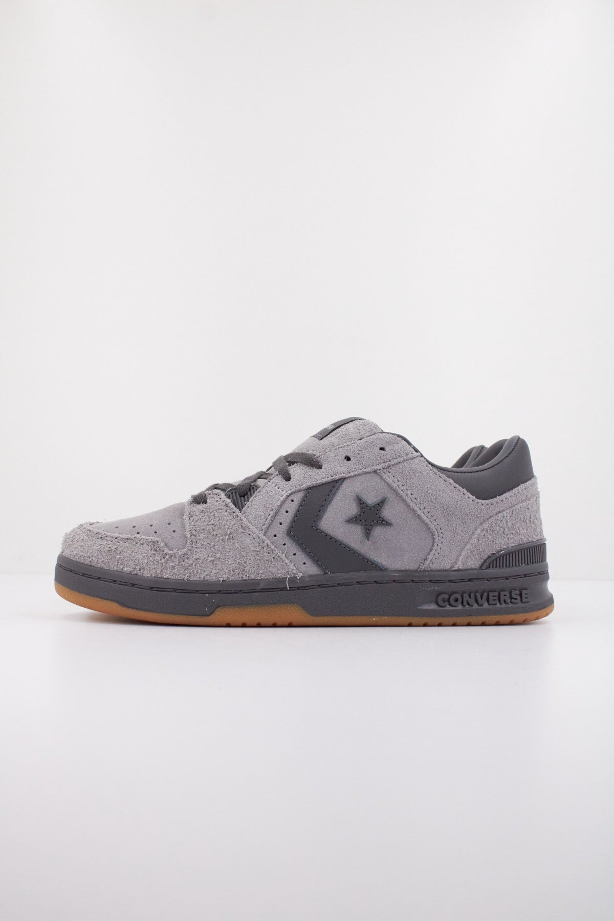 CONVERSE CL SUEDE en color GRIS  (1)