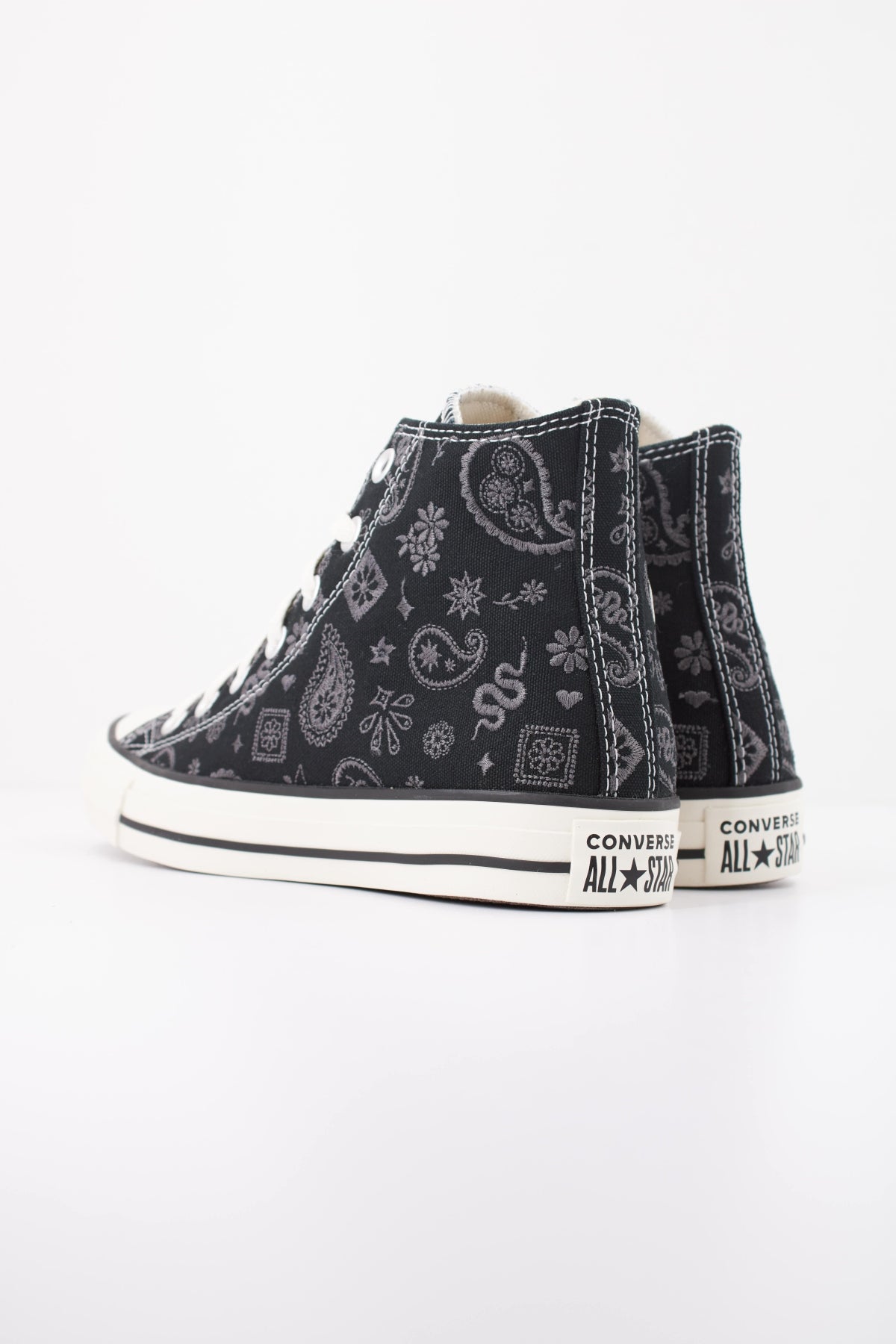 CONVERSE Chuck Taylor All Star Paisley Pop Hi en color NEGRO  (4)